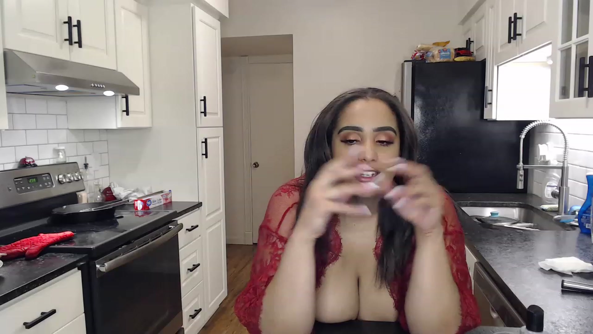 Gallery image thumbnail from Ezraxoxo's myfreecams stream on, 02/15/2023, 09:07 image 4 of 20
