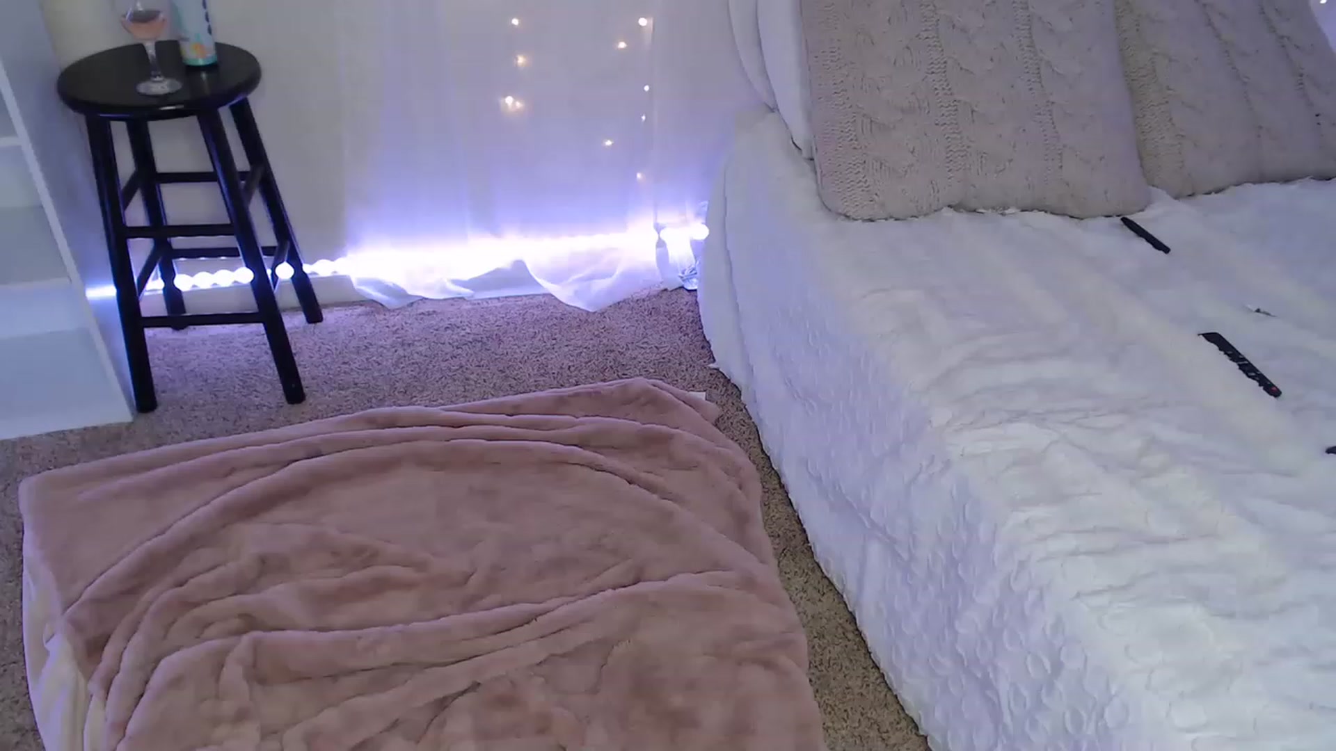 Gallery image thumbnail from Ezraxoxo's myfreecams stream on, 02/25/2023, 10:07 image 4 of 20