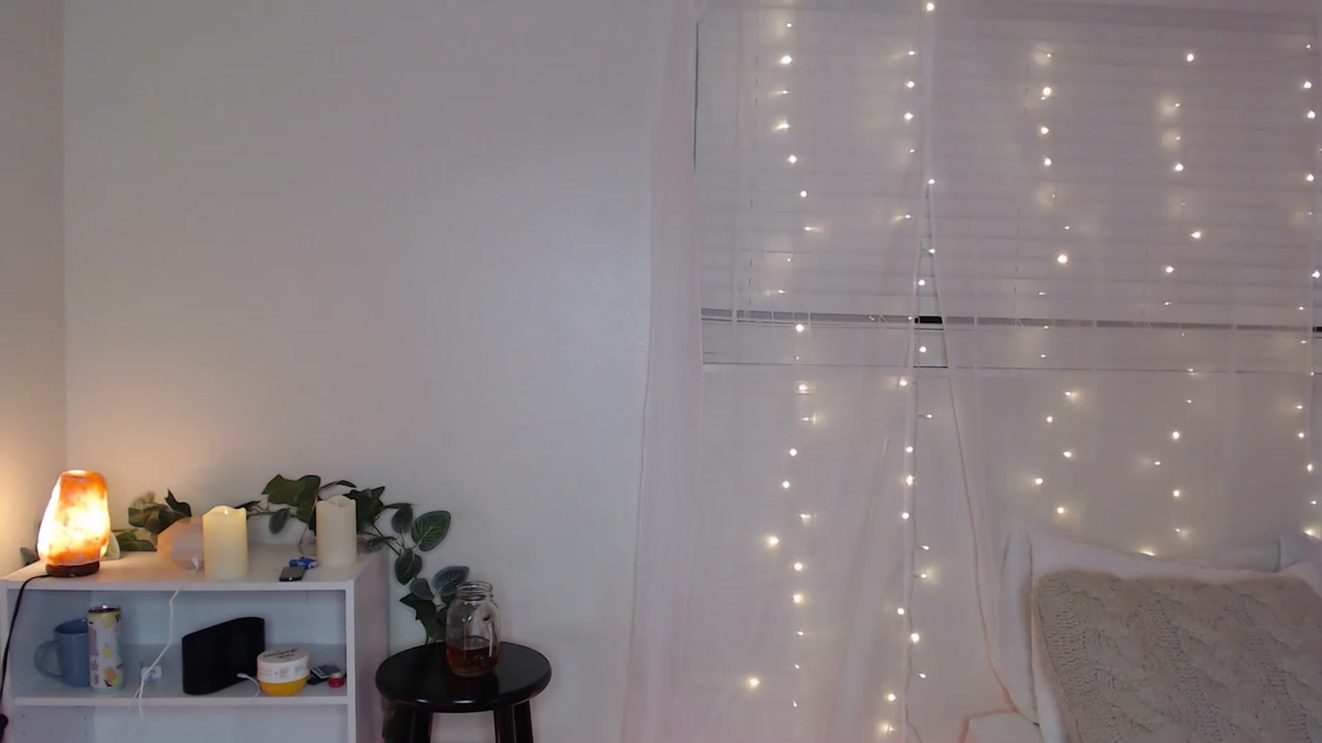 Gallery image thumbnail from Ezraxoxo's myfreecams stream on, 03/10/2023, 07:51 image 9 of 20