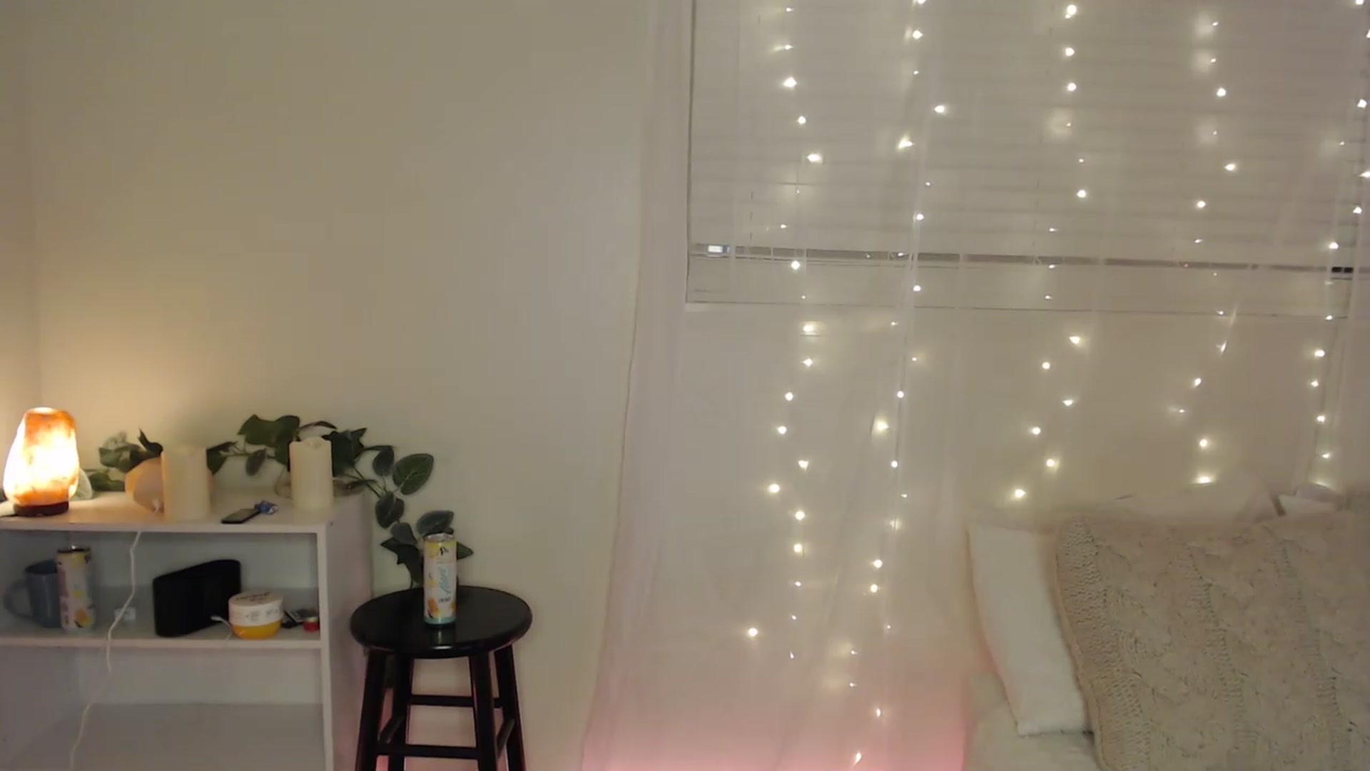 Gallery image thumbnail from Ezraxoxo's myfreecams stream on, 03/11/2023, 07:36 image 13 of 20