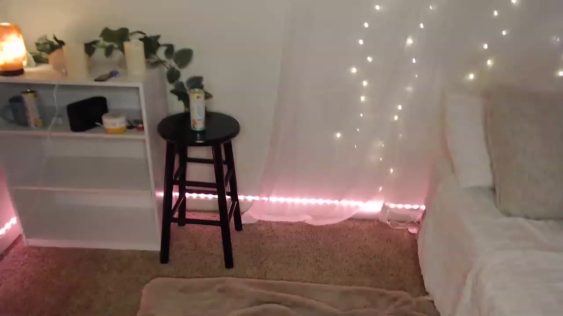 Gallery image thumbnail from Ezraxoxo's myfreecams stream on, 03/11/2023, 07:36 image 6 of 20