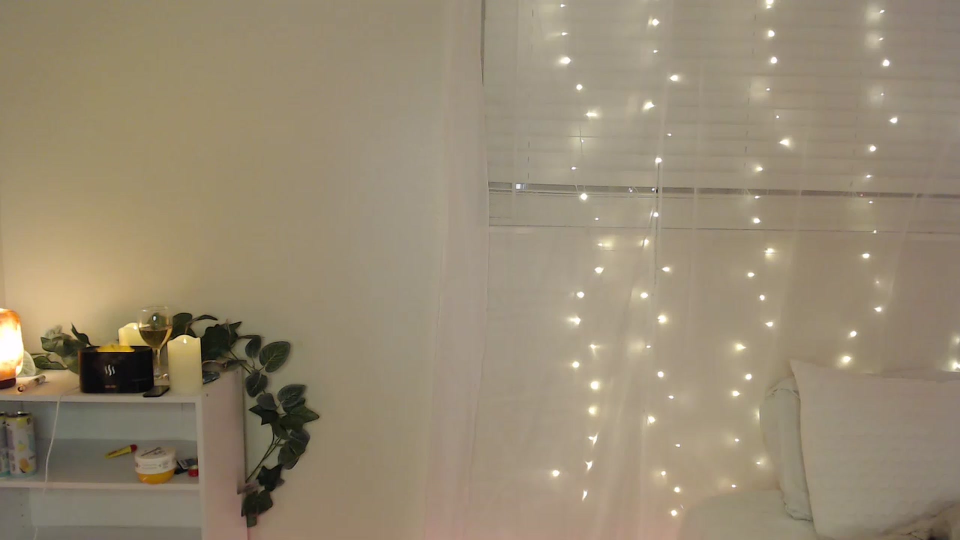 Gallery image thumbnail from Ezraxoxo's myfreecams stream on, 03/14/2023, 06:43 image 10 of 20
