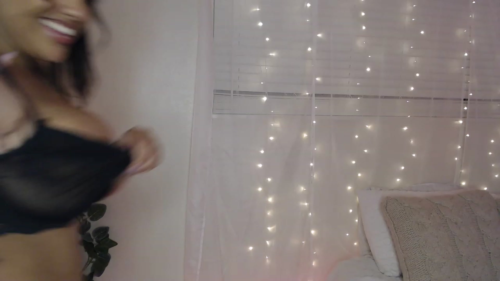 Gallery image thumbnail from Ezraxoxo's myfreecams stream on, 03/16/2023, 07:51 image 12 of 20