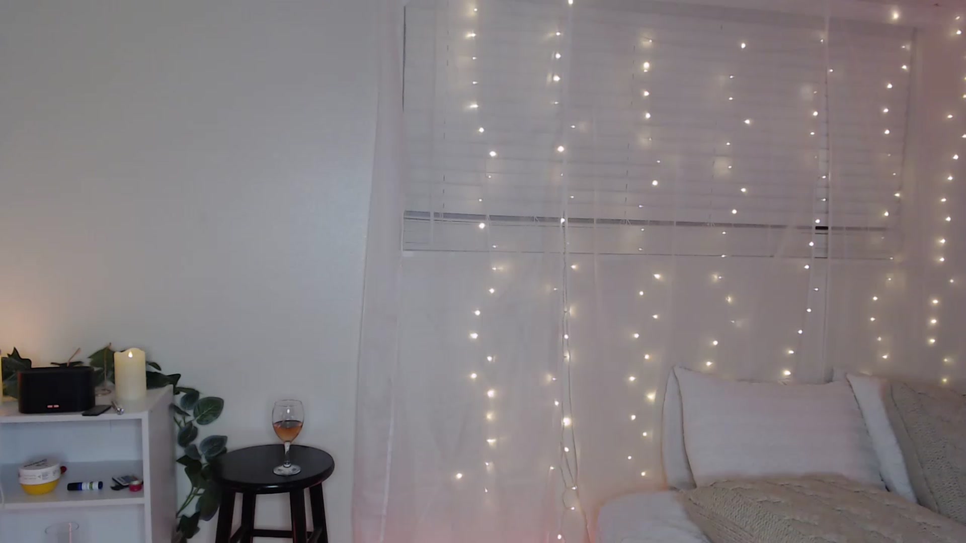 Gallery image thumbnail from Ezraxoxo's myfreecams stream on, 03/17/2023, 08:52 image 8 of 20