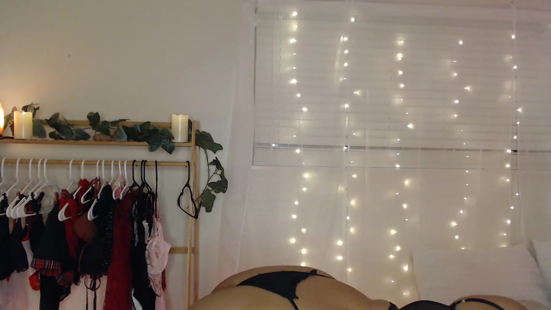 Gallery image thumbnail from Ezraxoxo's myfreecams stream on, 03/20/2023, 07:16 image 13 of 20