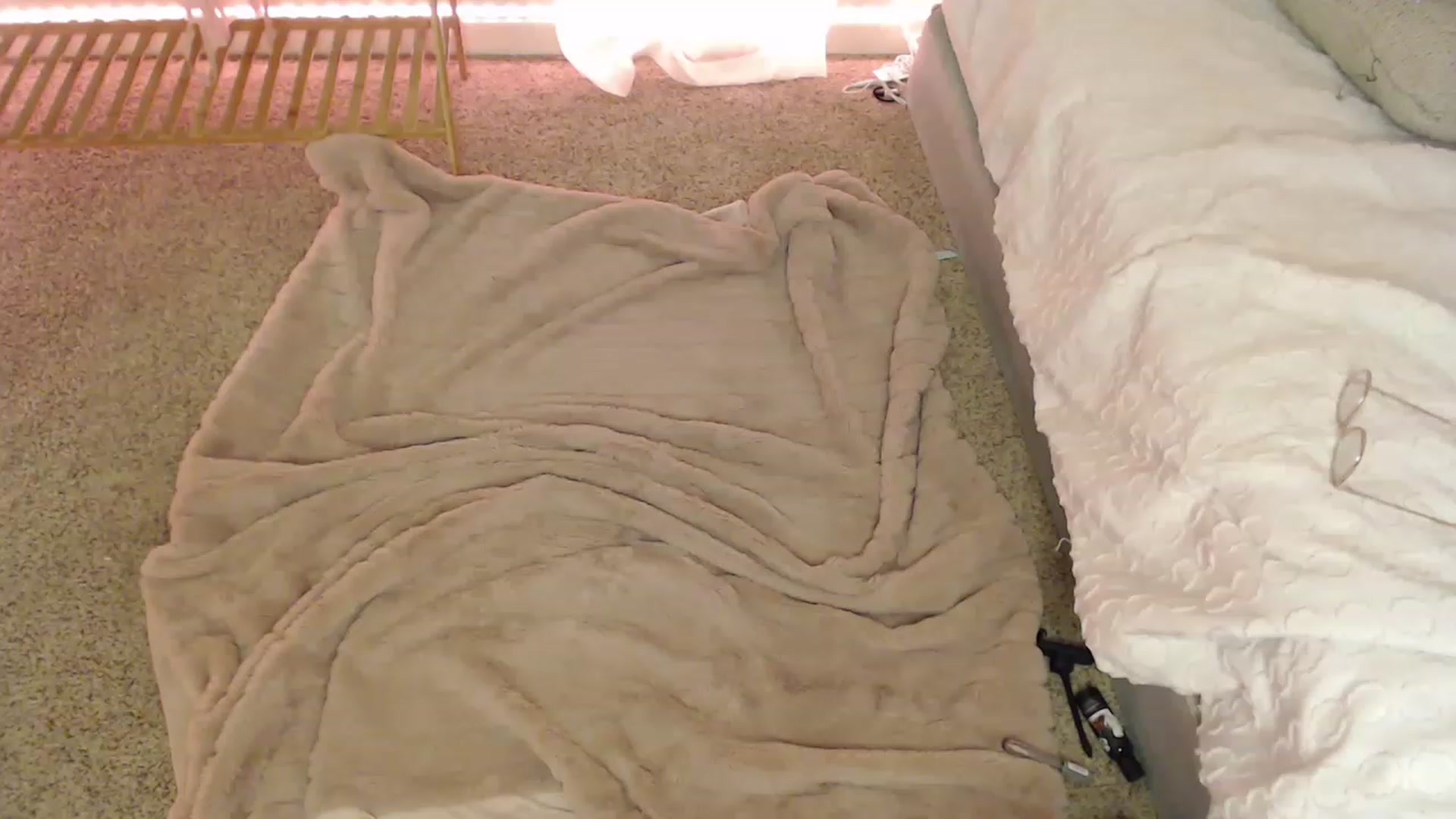 Gallery image thumbnail from Ezraxoxo's myfreecams stream on, 03/22/2023, 08:01 image 20 of 20