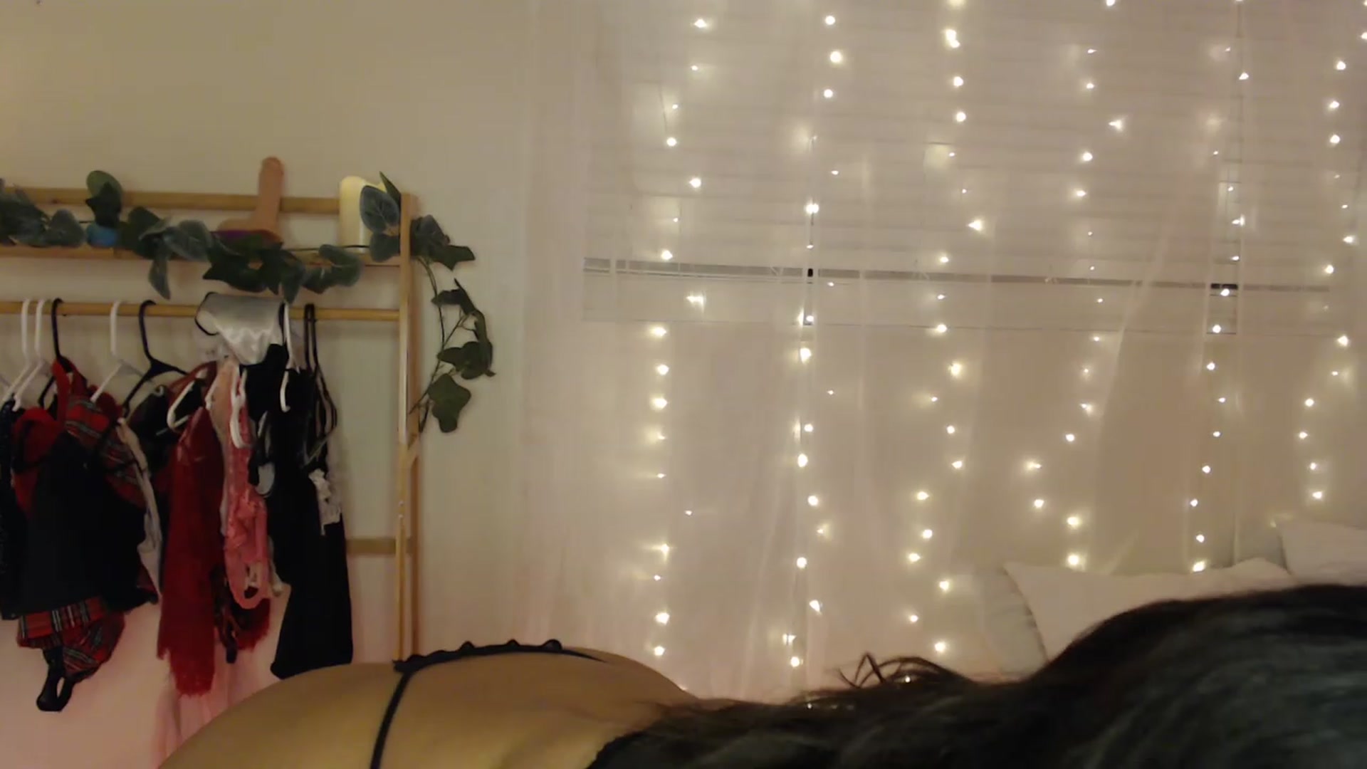 Gallery image thumbnail from Ezraxoxo's myfreecams stream on, 03/22/2023, 09:35 image 8 of 20