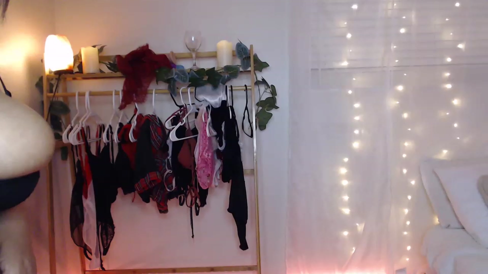 Gallery image thumbnail from Ezraxoxo's myfreecams stream on, 03/25/2023, 07:03 image 15 of 20