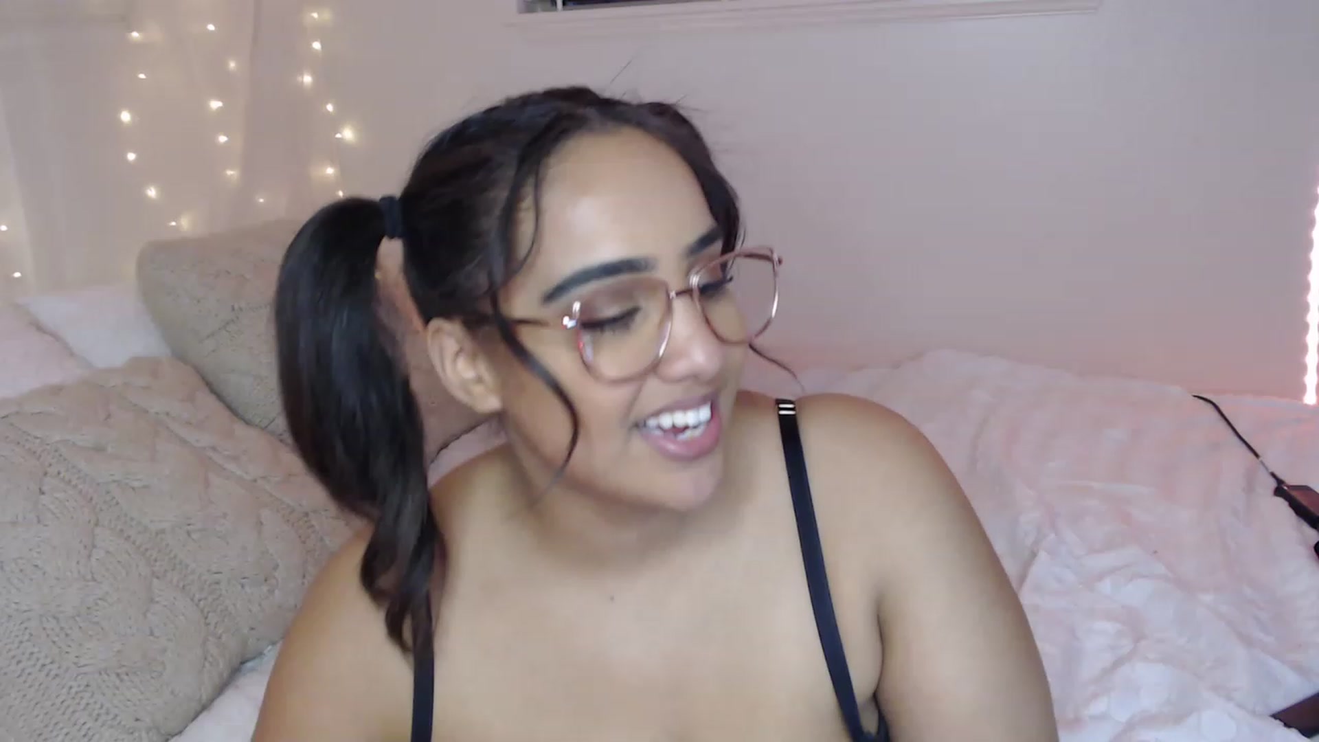 Gallery image thumbnail from Ezraxoxo's myfreecams stream on, 03/25/2023, 07:03 image 14 of 20