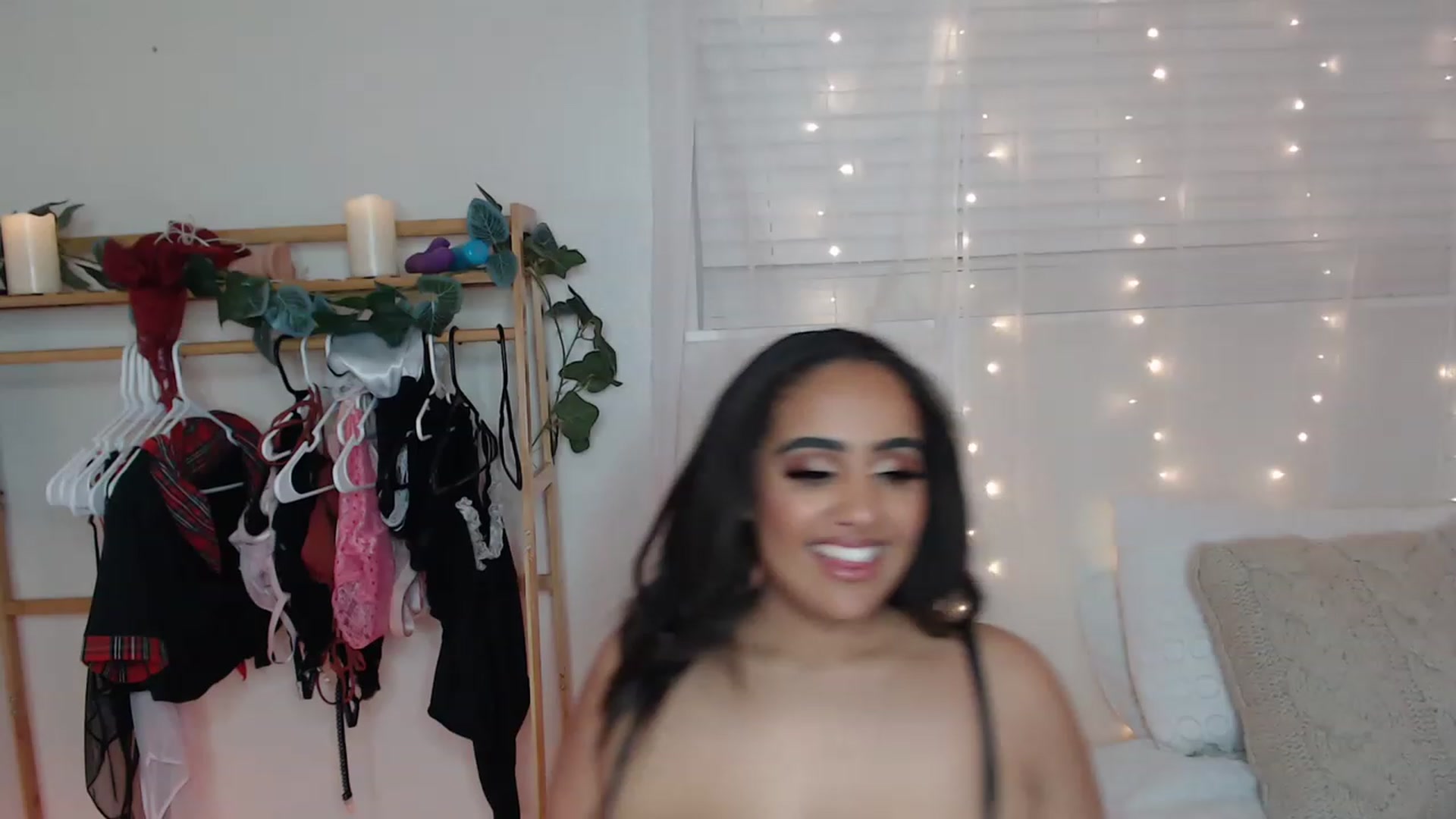 Gallery image thumbnail from Ezraxoxo's myfreecams stream on, 03/26/2023, 09:13 image 4 of 20