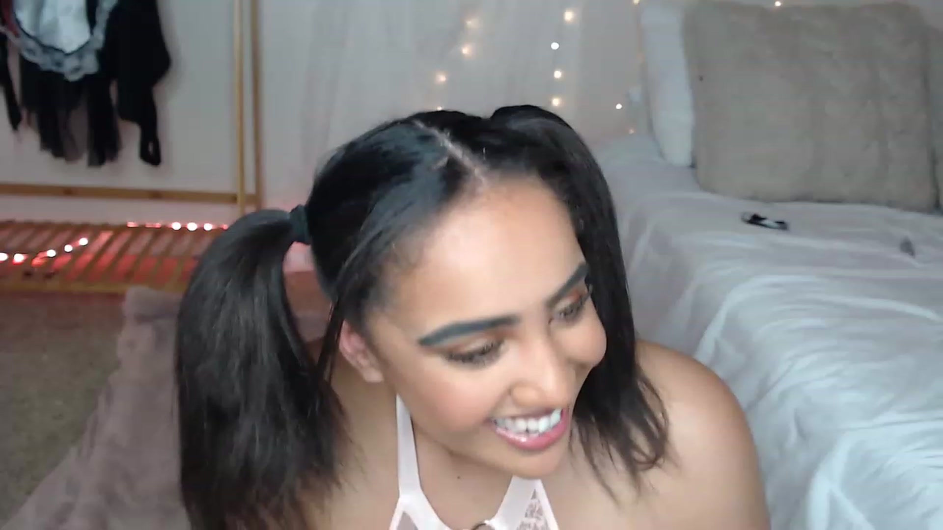 Gallery image thumbnail from Ezraxoxo's myfreecams stream on, 04/28/2023, 06:58 image 3 of 20