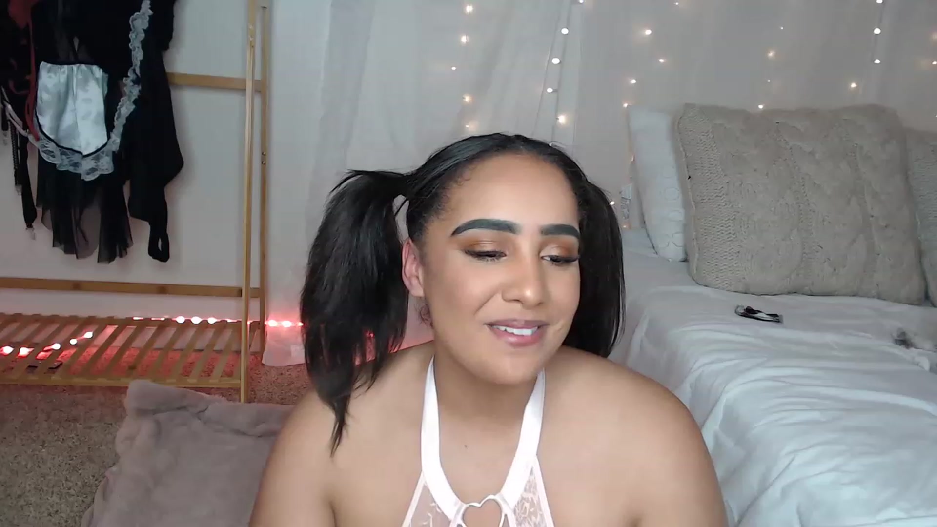 Gallery image thumbnail from Ezraxoxo's myfreecams stream on, 04/28/2023, 06:58 image 2 of 20