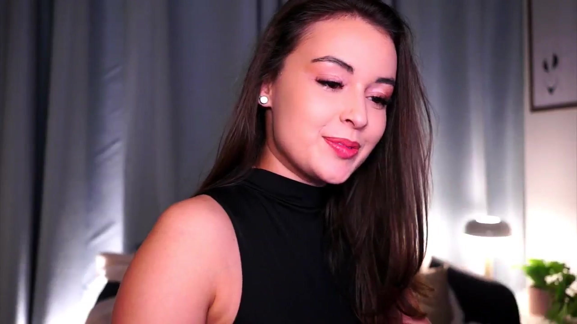 Gallery image thumbnail from FAWNette's myfreecams stream on, 04/15/2026, 18:36 image 19 of 20