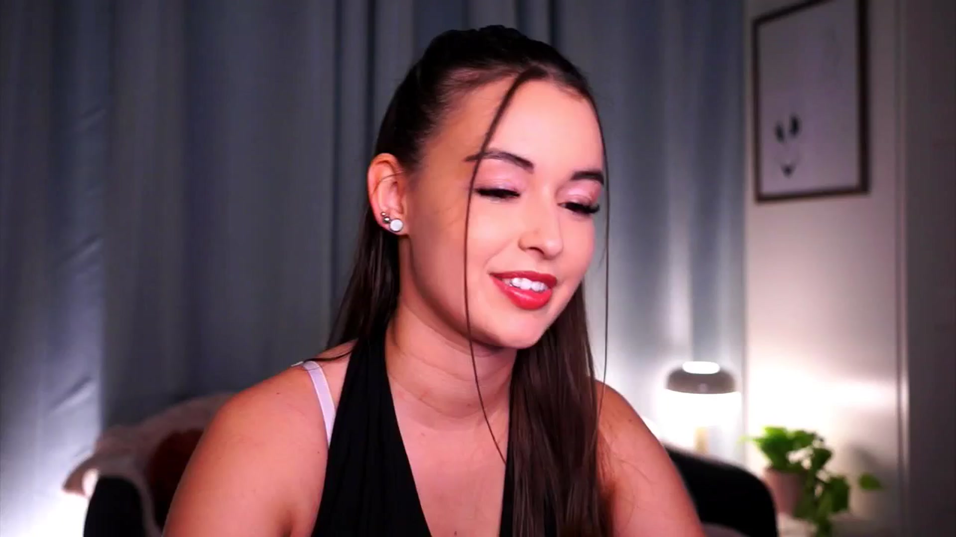 Gallery image thumbnail from FAWNette's myfreecams stream on, 04/18/2026, 14:36 image 6 of 20