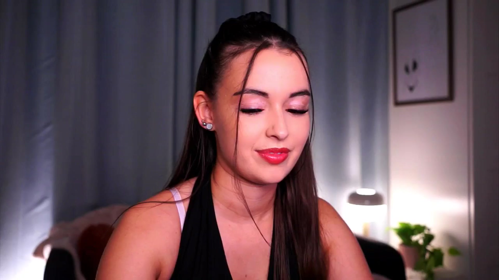 Gallery image thumbnail from FAWNette's myfreecams stream on, 04/18/2026, 14:36 image 8 of 20