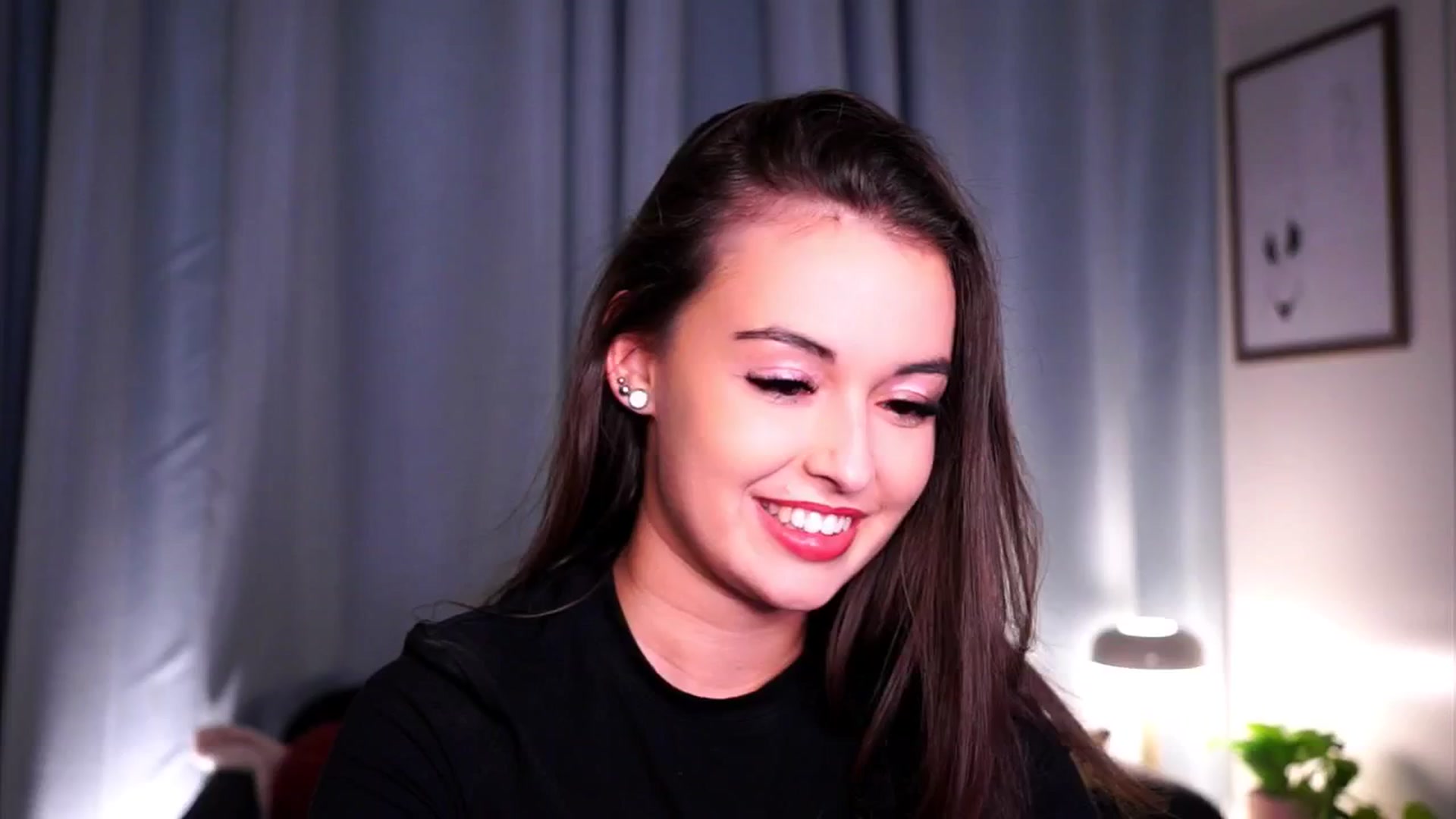 Gallery image thumbnail from FAWNette's myfreecams stream on, 04/23/2026, 18:53 image 17 of 20