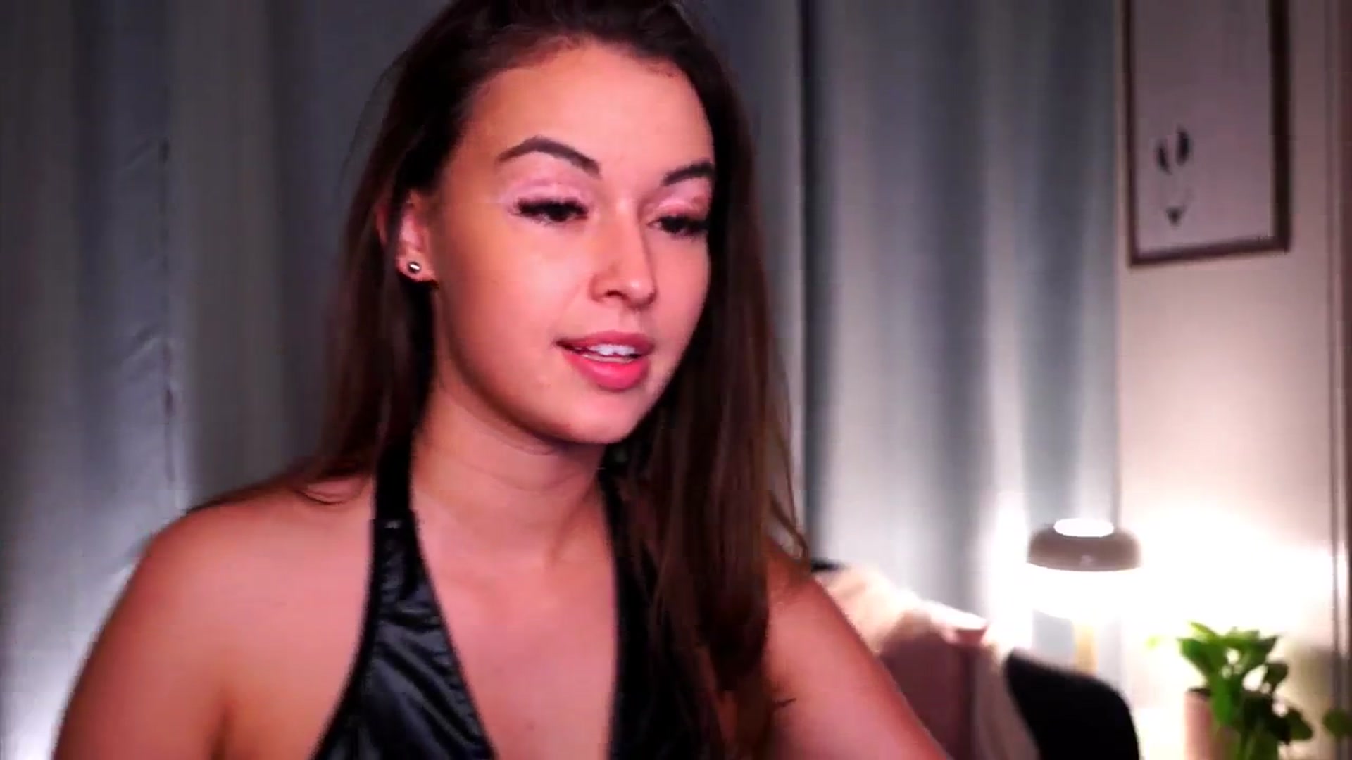 Gallery image thumbnail from FAWNette's myfreecams stream on, 04/28/2026, 18:10 image 4 of 20