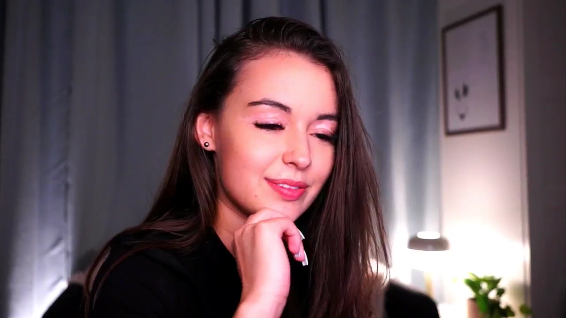 Gallery image thumbnail from FAWNette's myfreecams stream on, 04/29/2026, 18:34 image 7 of 20