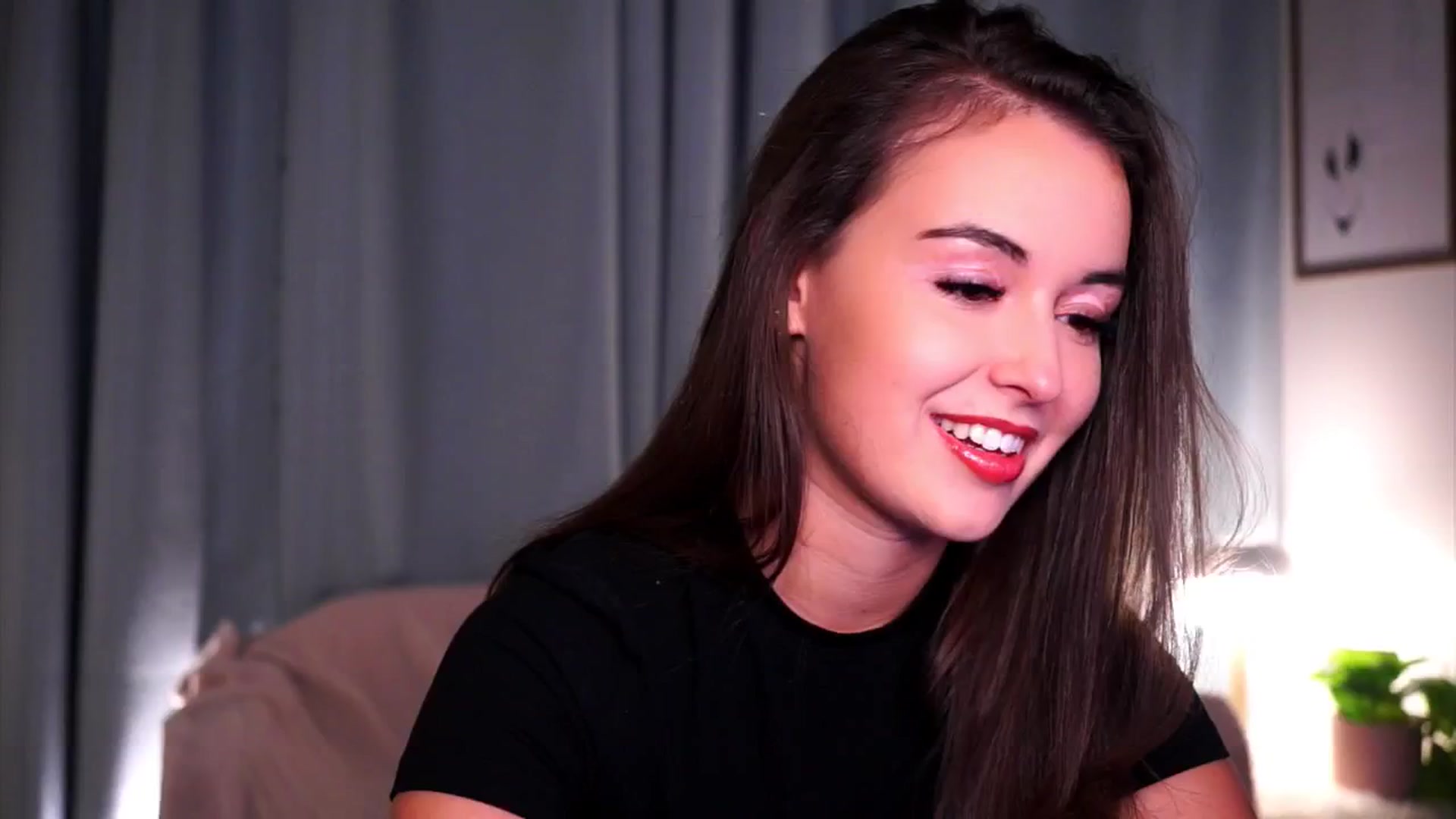Gallery image thumbnail from FAWNette's myfreecams stream on, 05/04/2026, 18:01 image 1 of 20