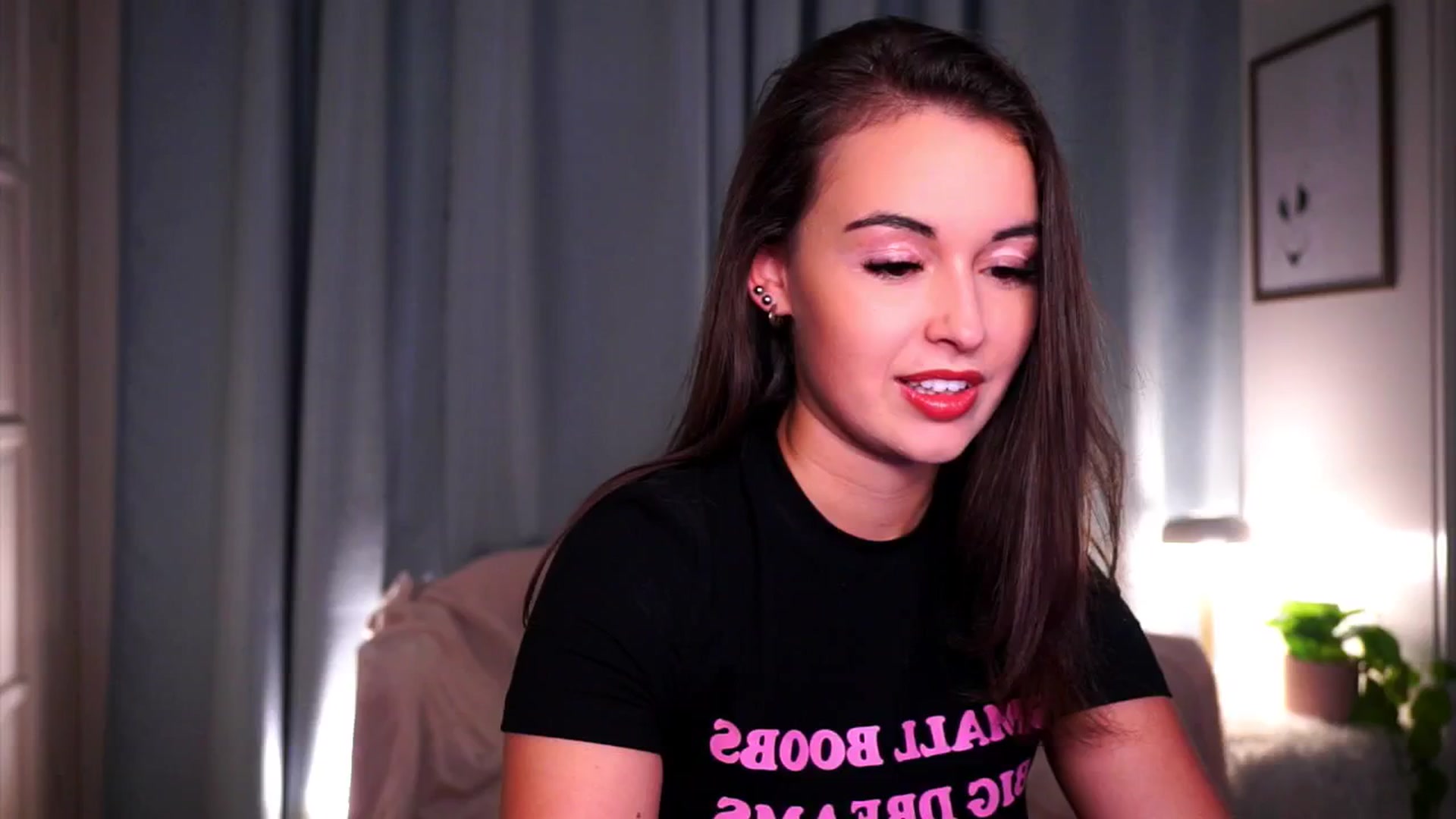 Gallery image thumbnail from FAWNette's myfreecams stream on, 05/04/2026, 18:01 image 2 of 20