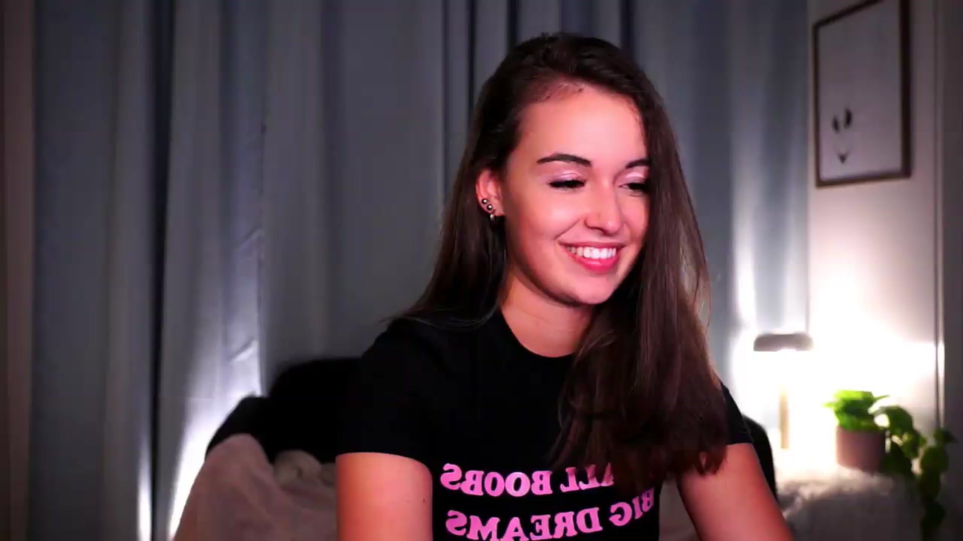 Gallery image thumbnail from FAWNette's myfreecams stream on, 05/04/2026, 21:03 image 6 of 20