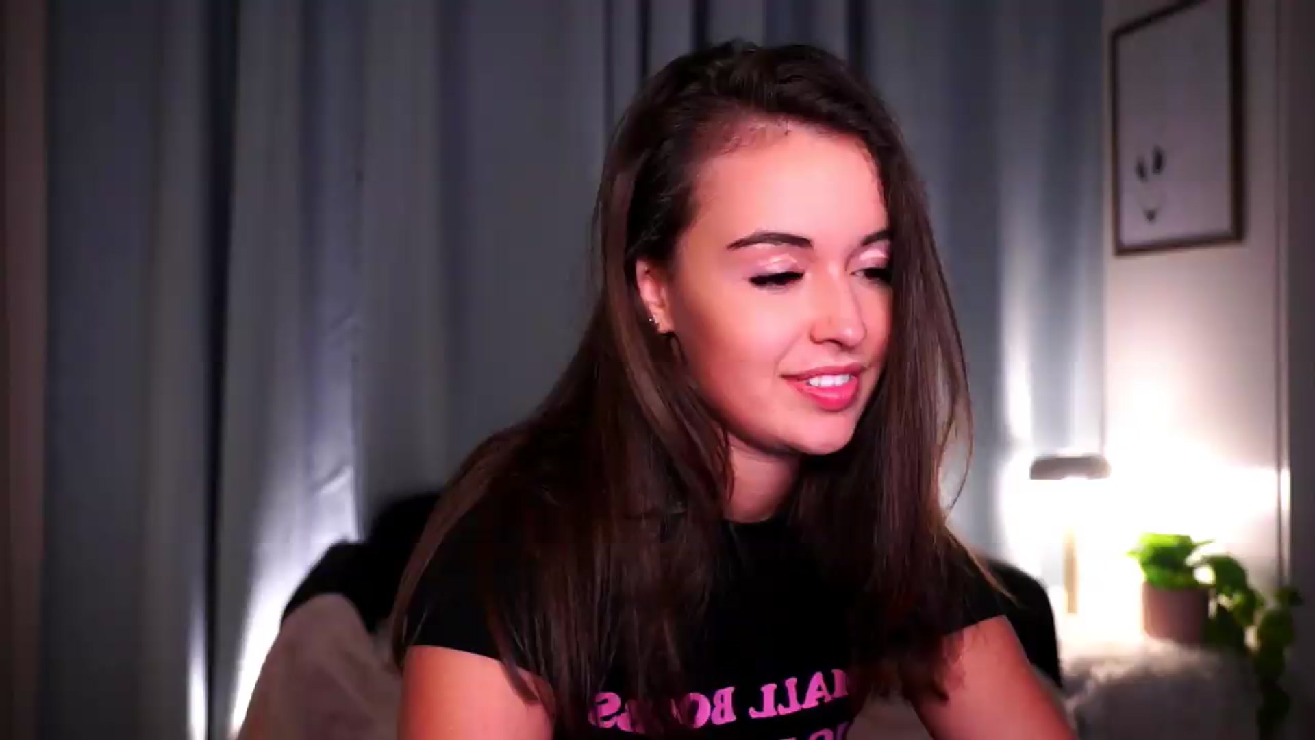 Gallery image thumbnail from FAWNette's myfreecams stream on, 05/04/2026, 21:03 image 4 of 20
