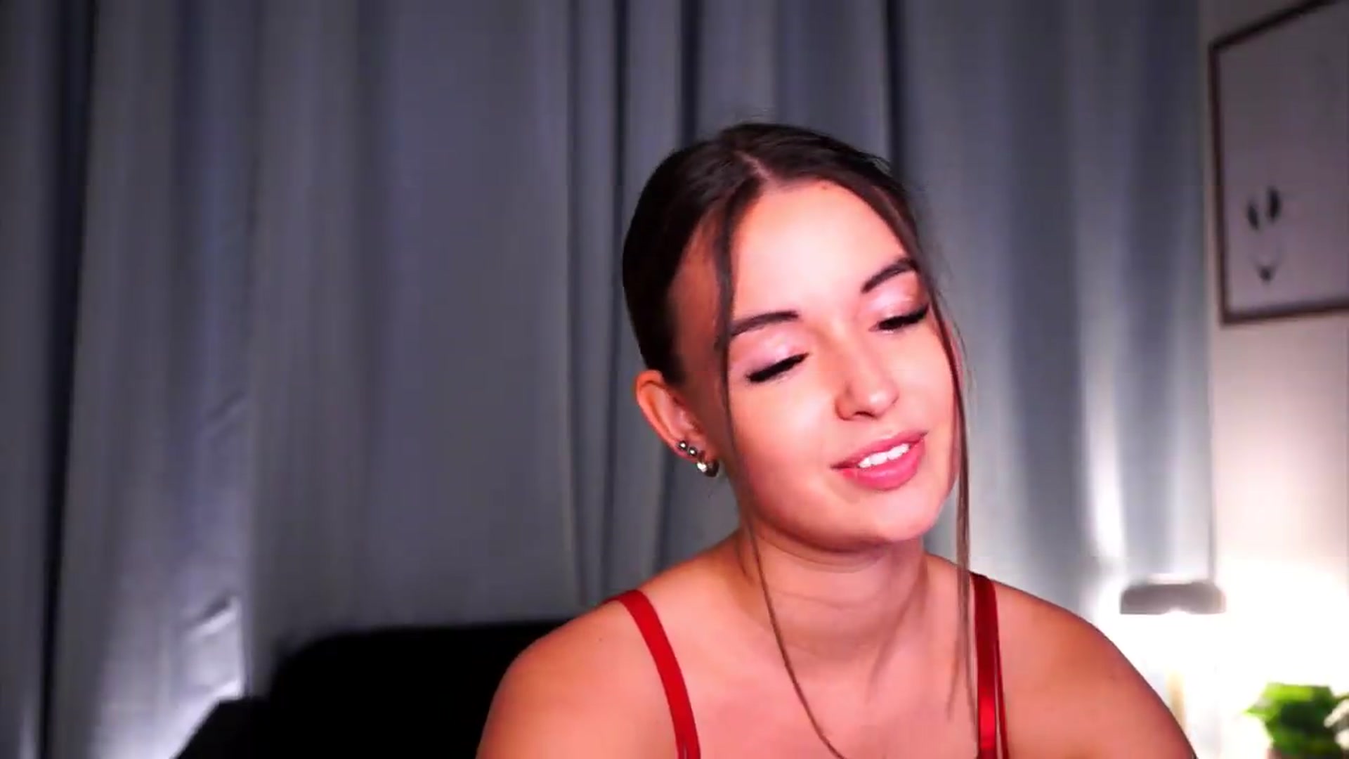 Gallery image thumbnail from FAWNette's myfreecams stream on, 05/06/2026, 18:04 image 13 of 20
