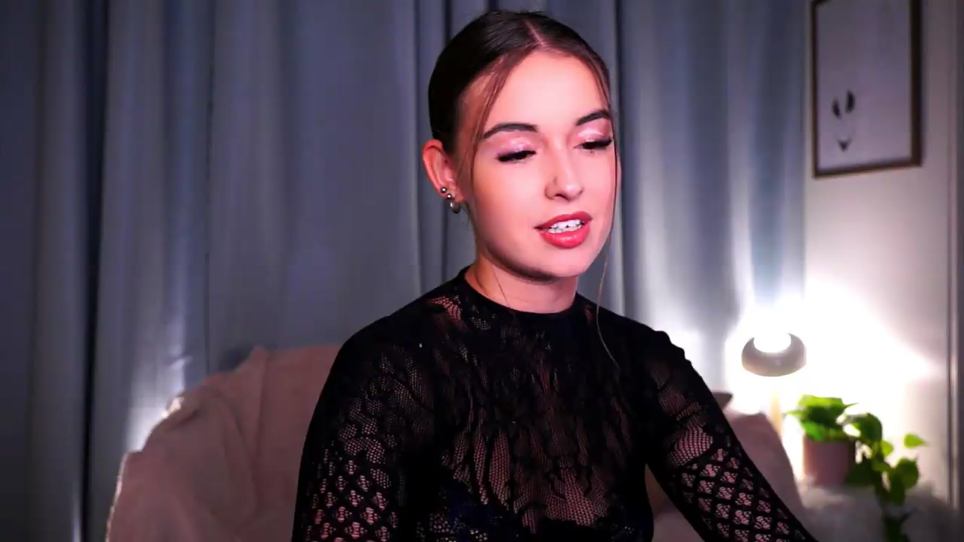Gallery image thumbnail from FAWNette's myfreecams stream on, 05/12/2026, 17:56 image 4 of 20