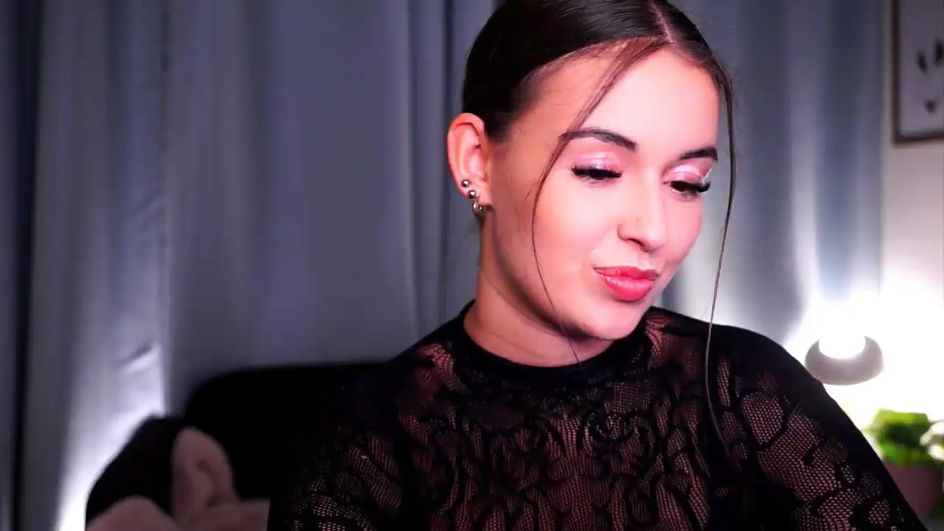 Gallery image thumbnail from FAWNette's myfreecams stream on, 05/12/2026, 17:56 image 16 of 20