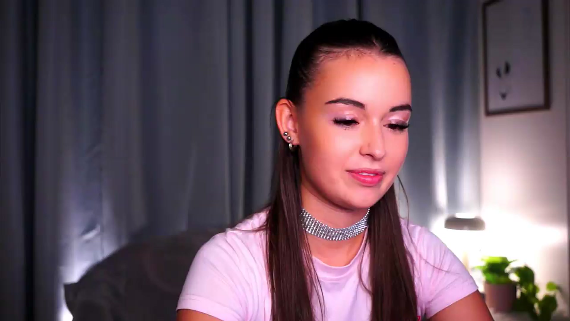Gallery image thumbnail from FAWNette's myfreecams stream on, 05/17/2026, 12:40 image 17 of 20