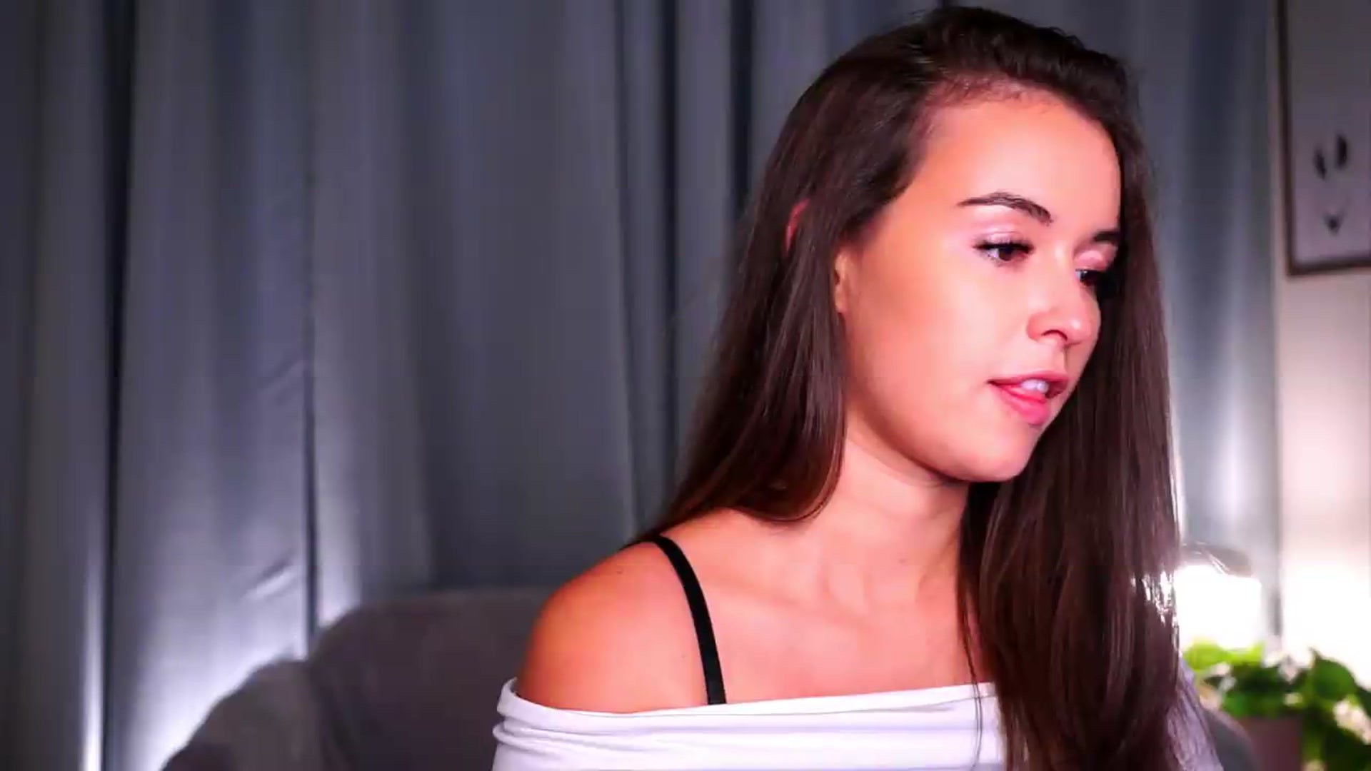 Gallery image thumbnail from FAWNette's myfreecams stream on, 05/22/2026, 16:46 image 17 of 20
