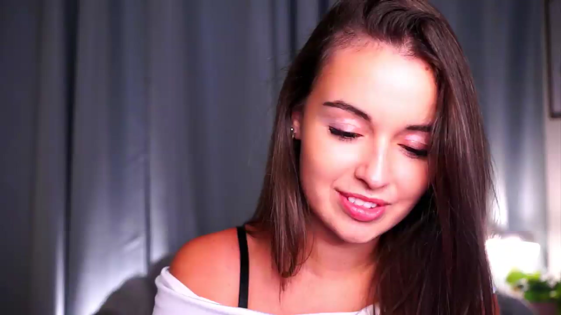 Gallery image thumbnail from FAWNette's myfreecams stream on, 05/22/2026, 16:46 image 5 of 20