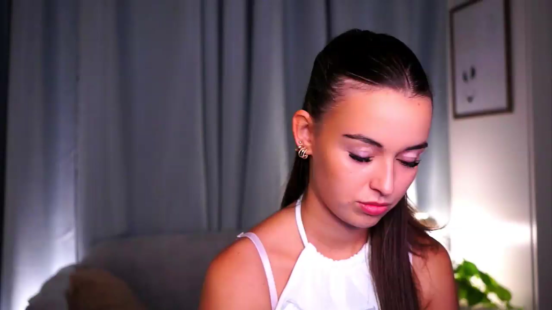 Gallery image thumbnail from FAWNette's myfreecams stream on, 05/24/2026, 12:21 image 9 of 20