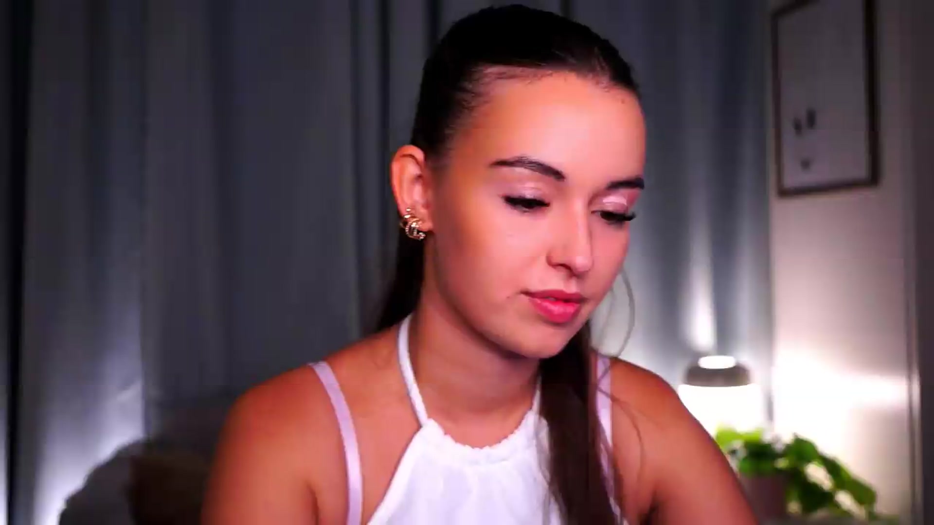 Gallery image thumbnail from FAWNette's myfreecams stream on, 05/24/2026, 13:03 image 15 of 20