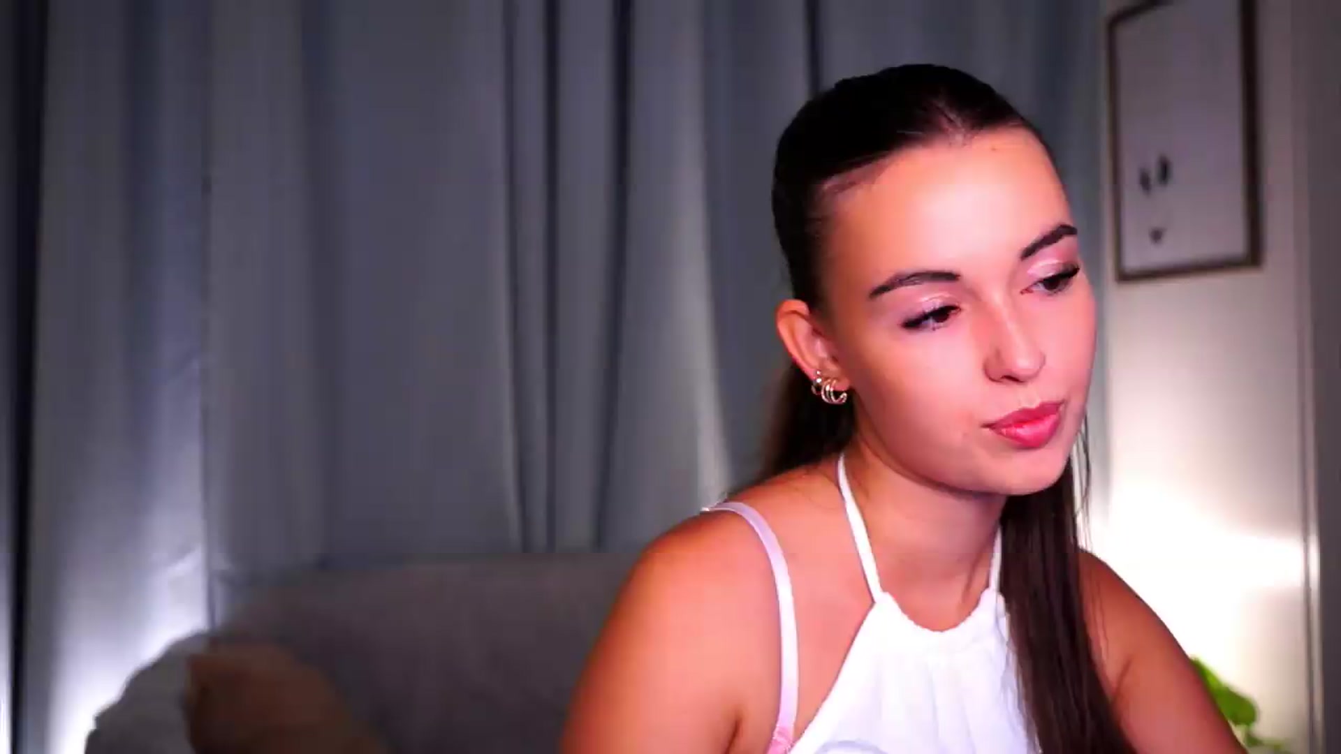 Gallery image thumbnail from FAWNette's myfreecams stream on, 05/24/2026, 13:03 image 9 of 20