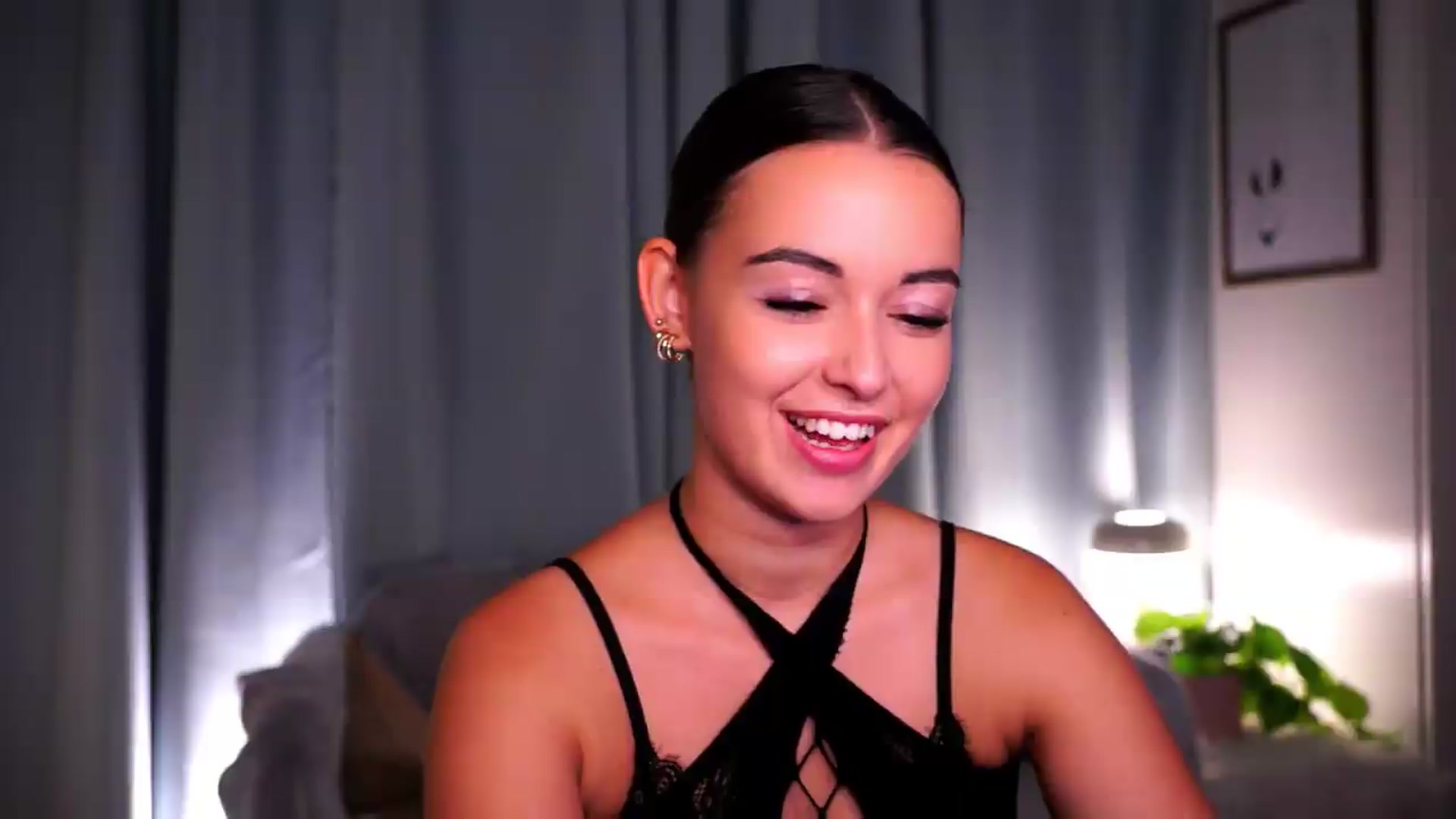 Gallery image thumbnail from FAWNette's myfreecams stream on, 05/25/2026, 12:14 image 20 of 20
