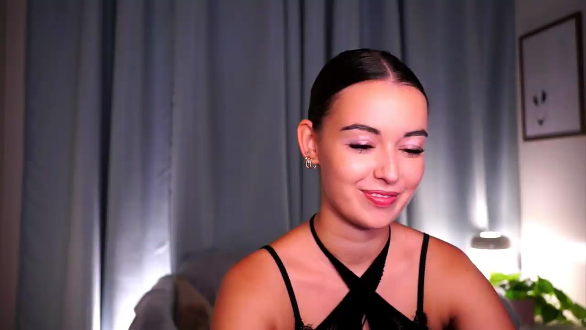 Gallery image thumbnail from FAWNette's myfreecams stream on, 05/25/2026, 12:14 image 10 of 20