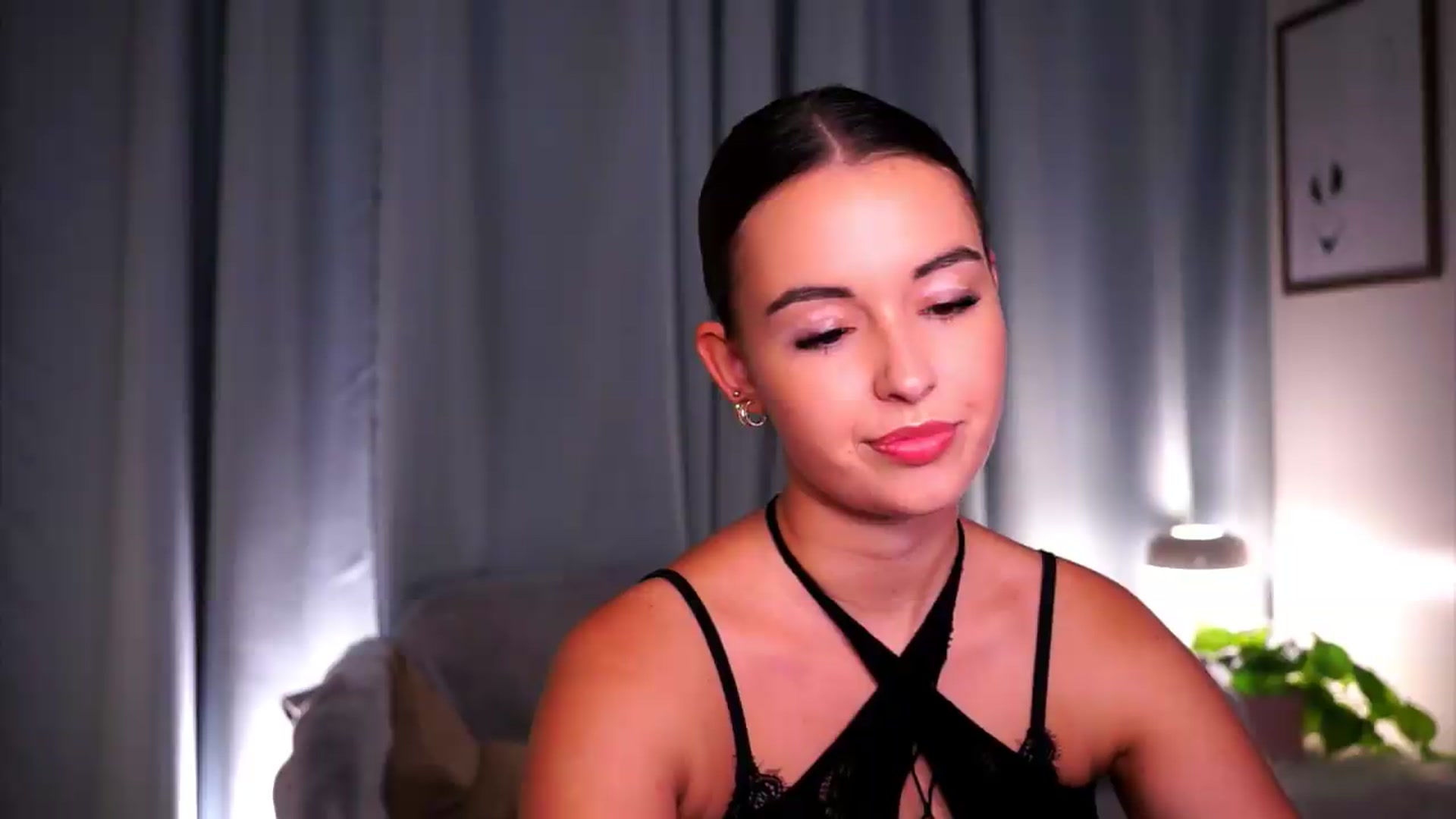 Gallery image thumbnail from FAWNette's myfreecams stream on, 05/25/2026, 13:57 image 9 of 20