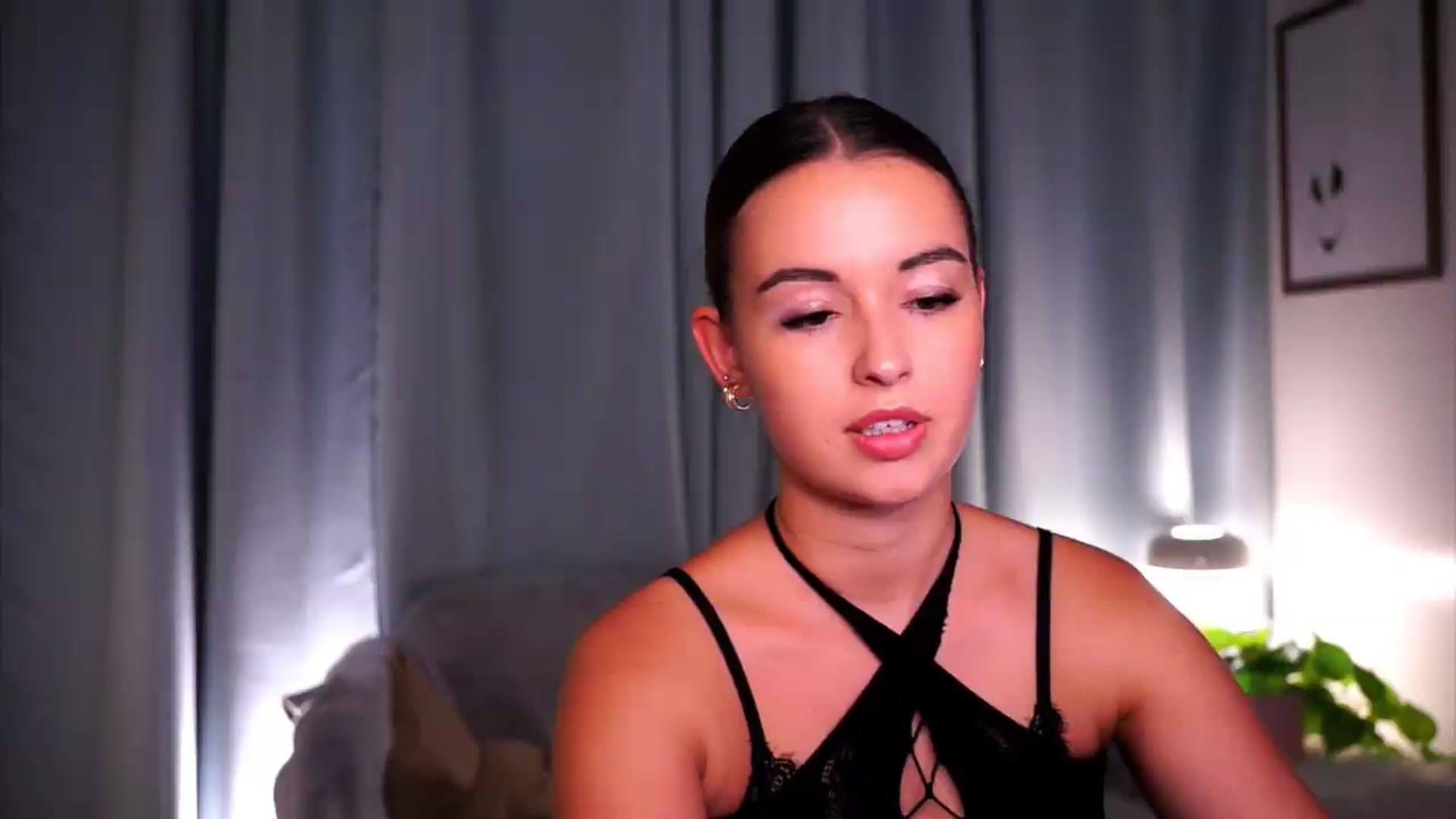 Gallery image thumbnail from FAWNette's myfreecams stream on, 05/25/2026, 13:57 image 18 of 20