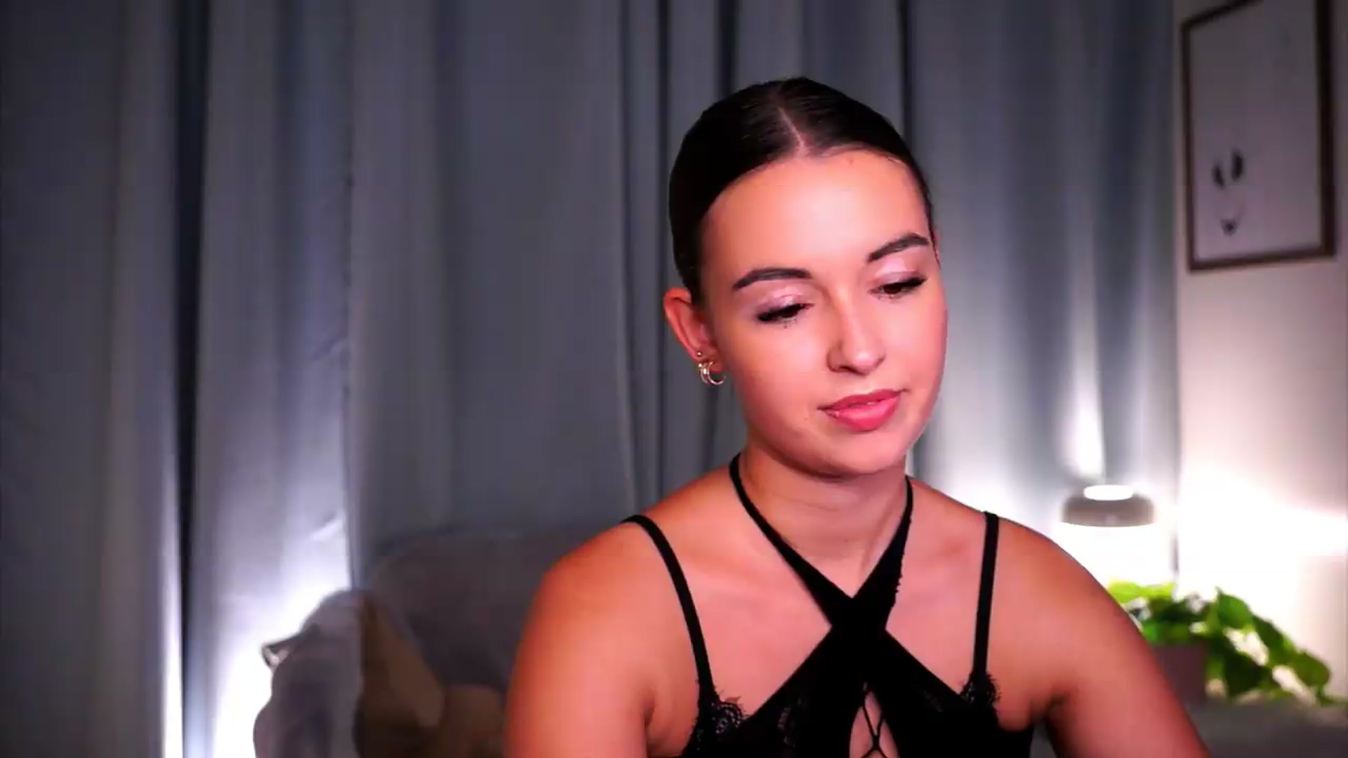 Gallery image thumbnail from FAWNette's myfreecams stream on, 05/25/2026, 13:57 image 4 of 20