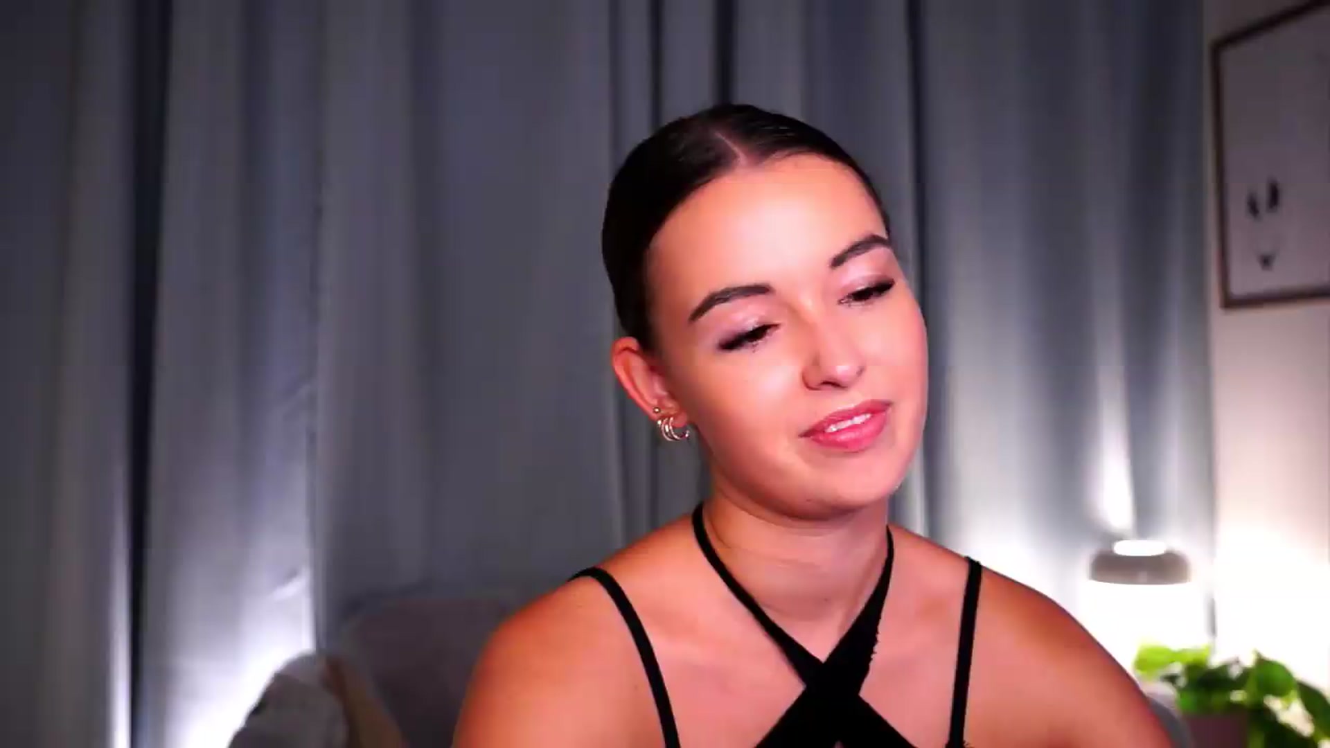 Gallery image thumbnail from FAWNette's myfreecams stream on, 05/25/2026, 15:08 image 9 of 20