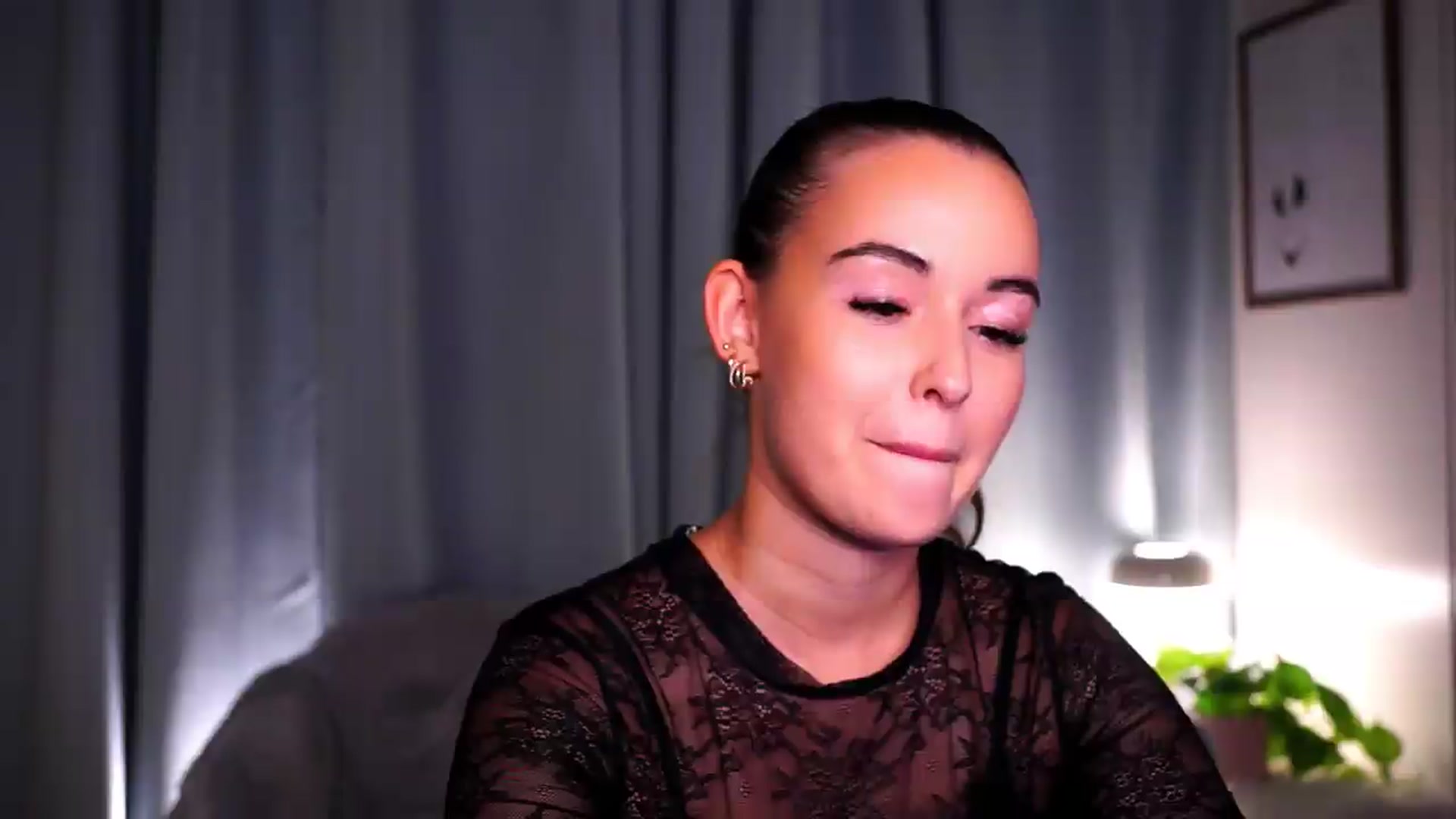 Gallery image thumbnail from FAWNette's myfreecams stream on, 05/26/2026, 18:47 image 15 of 20