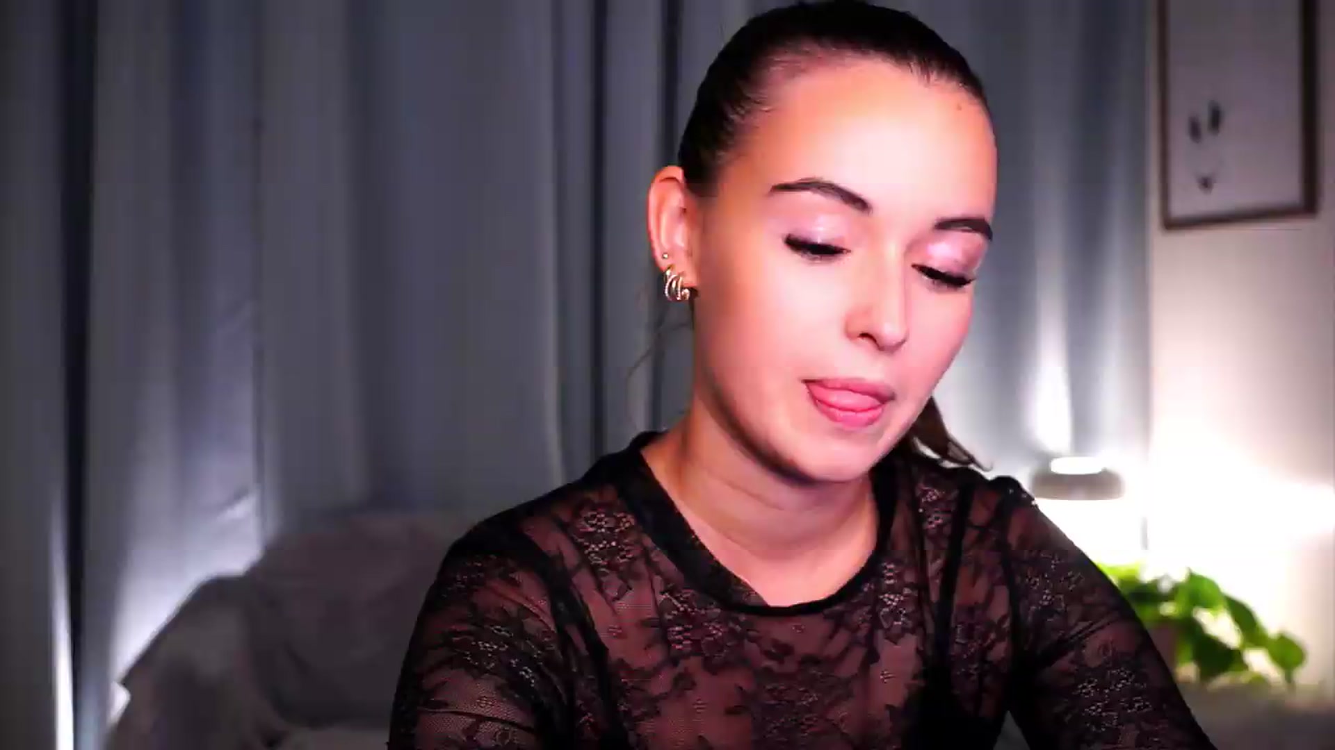 Gallery image thumbnail from FAWNette's myfreecams stream on, 05/26/2026, 20:02 image 17 of 20