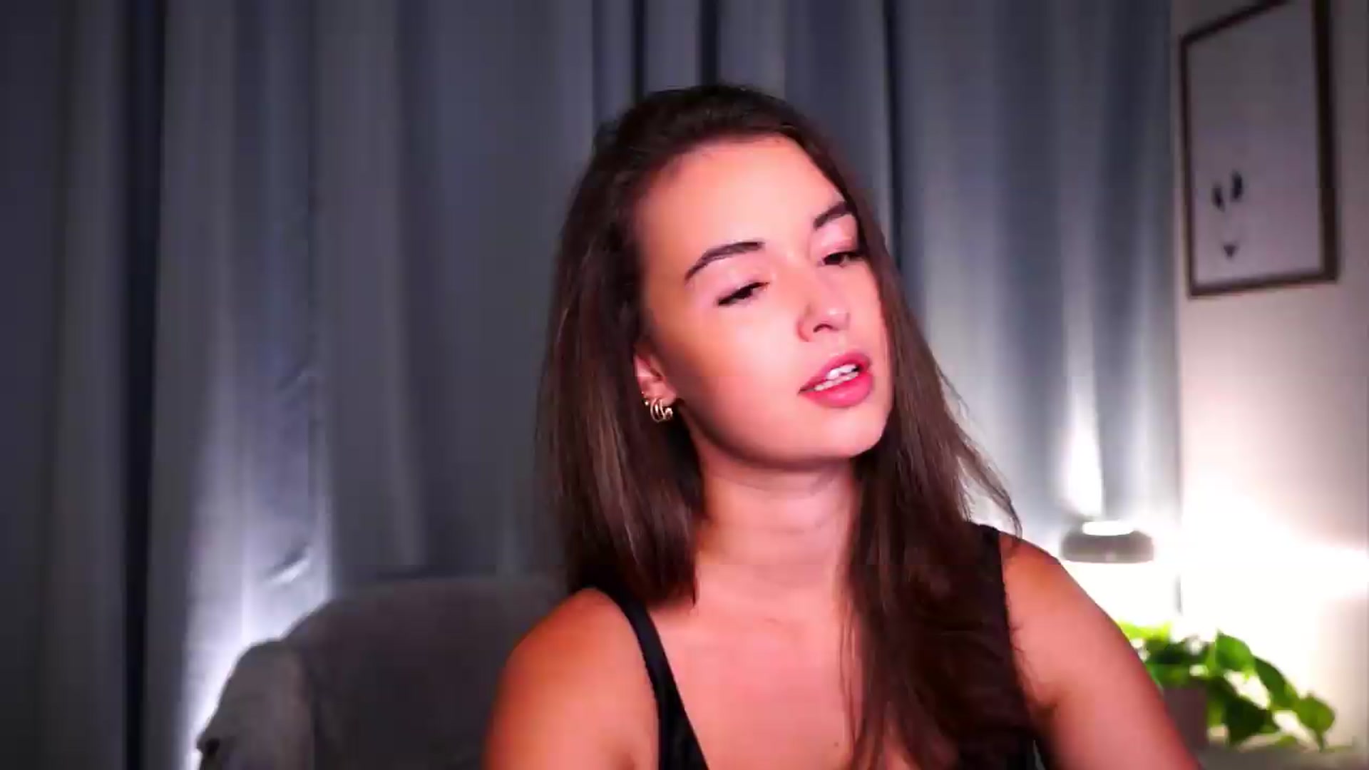 Gallery image thumbnail from FAWNette's myfreecams stream on, 05/28/2026, 17:43 image 18 of 20