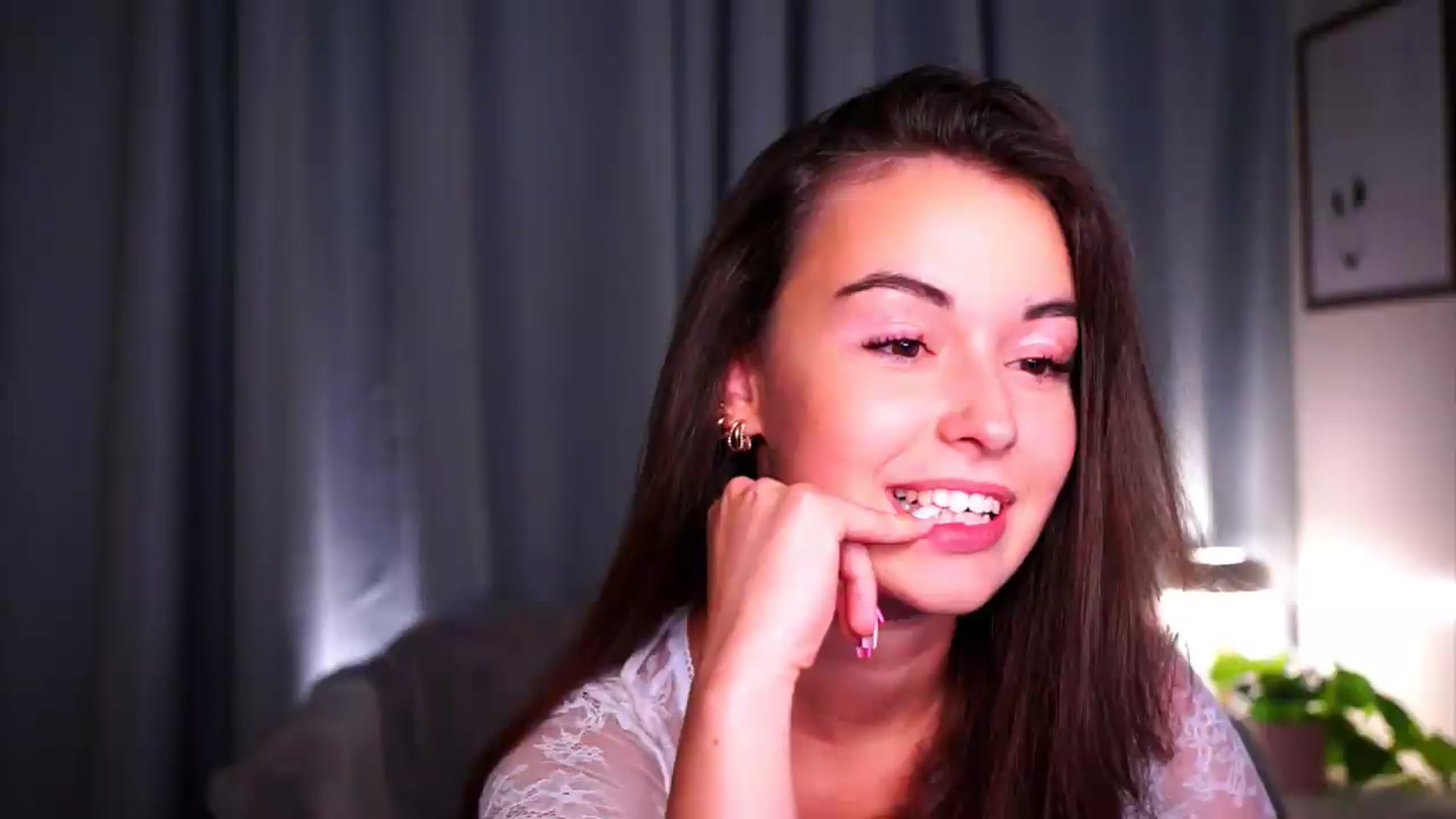 Gallery image thumbnail from FAWNette's myfreecams stream on, 05/29/2026, 21:14 image 17 of 20
