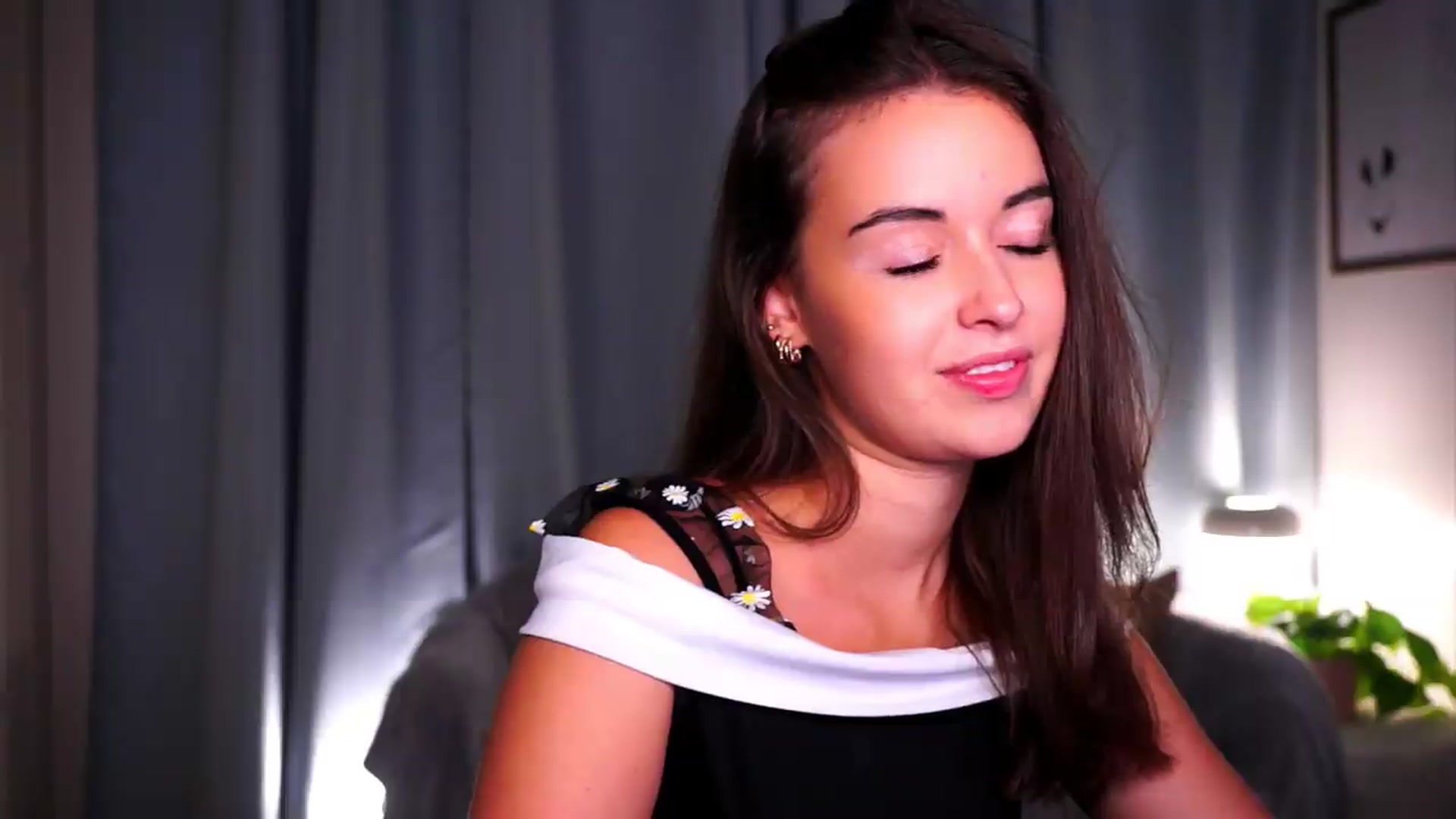 Gallery image thumbnail from FAWNette's myfreecams stream on, 06/01/2026, 20:35 image 18 of 20