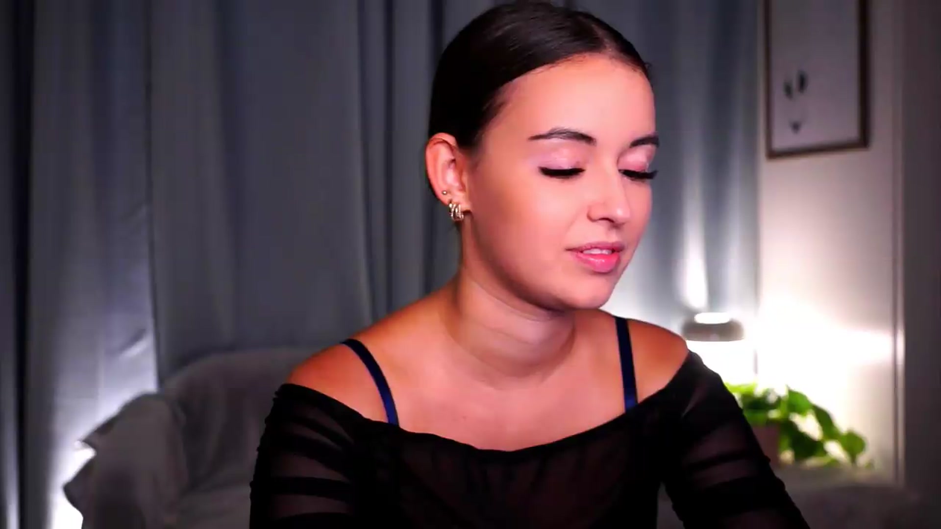 Gallery image thumbnail from FAWNette's myfreecams stream on, 06/05/2026, 17:30 image 17 of 20