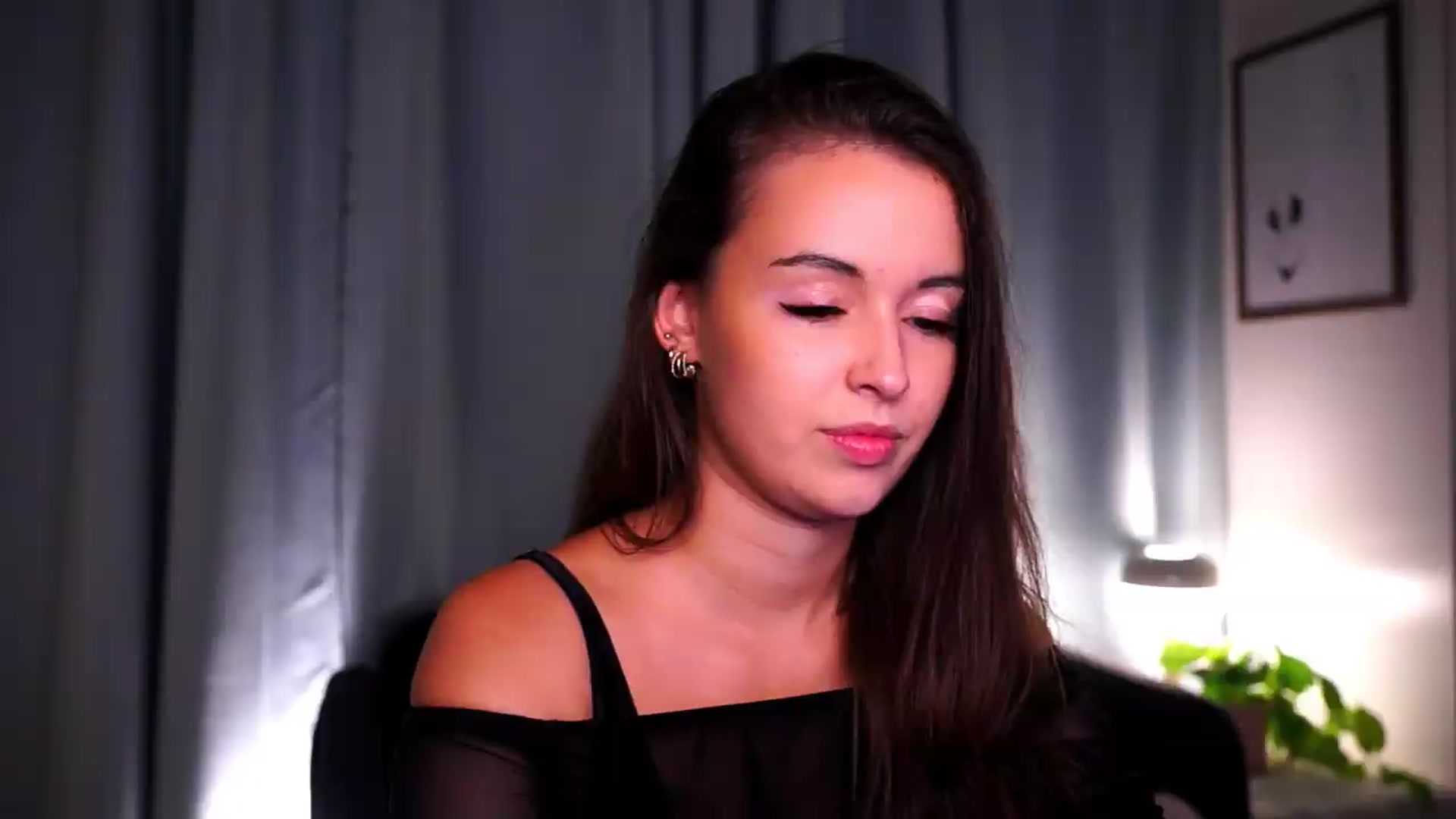 Gallery image thumbnail from FAWNette's myfreecams stream on, 06/08/2026, 18:00 image 17 of 20