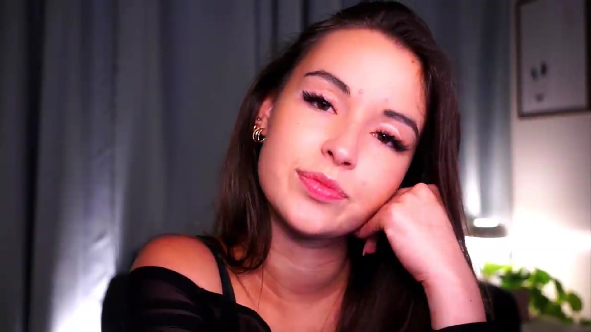 Gallery image thumbnail from FAWNette's myfreecams stream on, 06/08/2026, 20:39 image 15 of 20