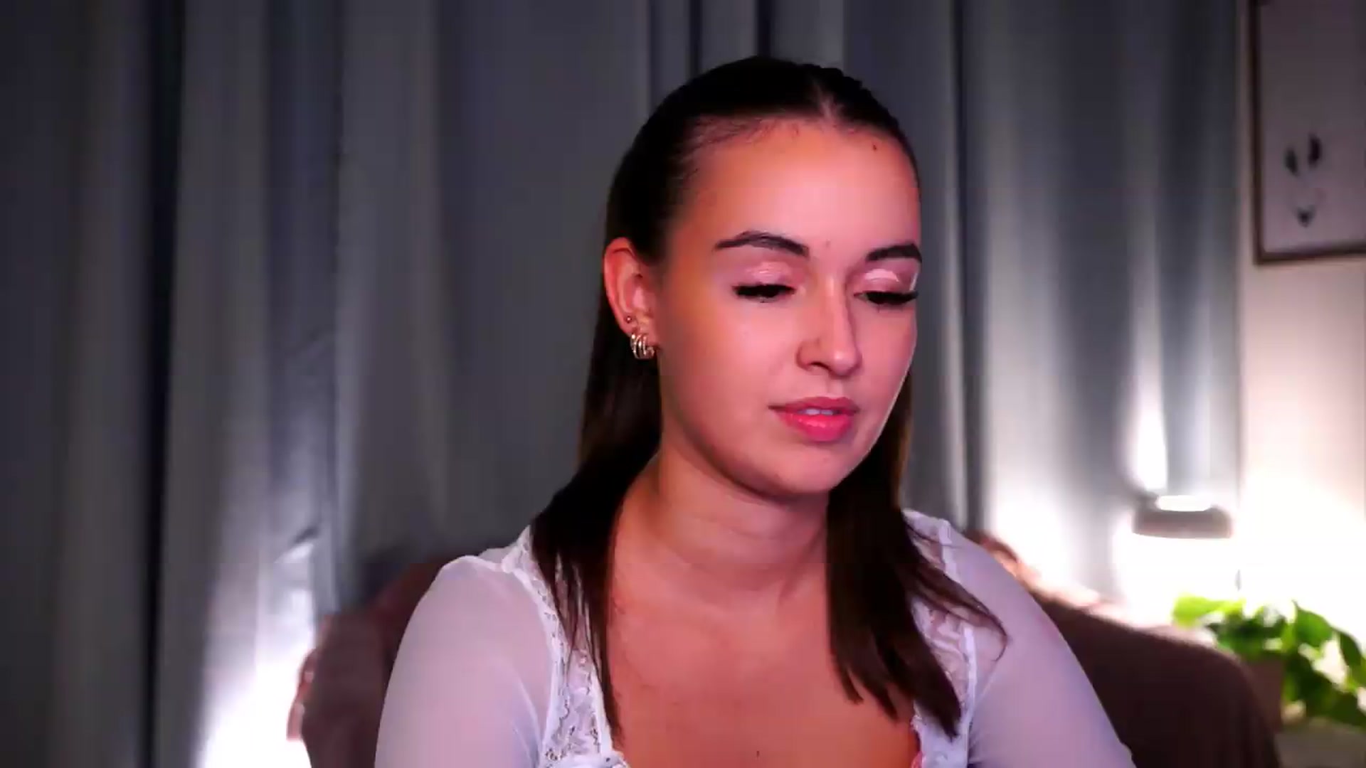 Gallery image thumbnail from FAWNette's myfreecams stream on, 06/09/2026, 20:34 image 18 of 20